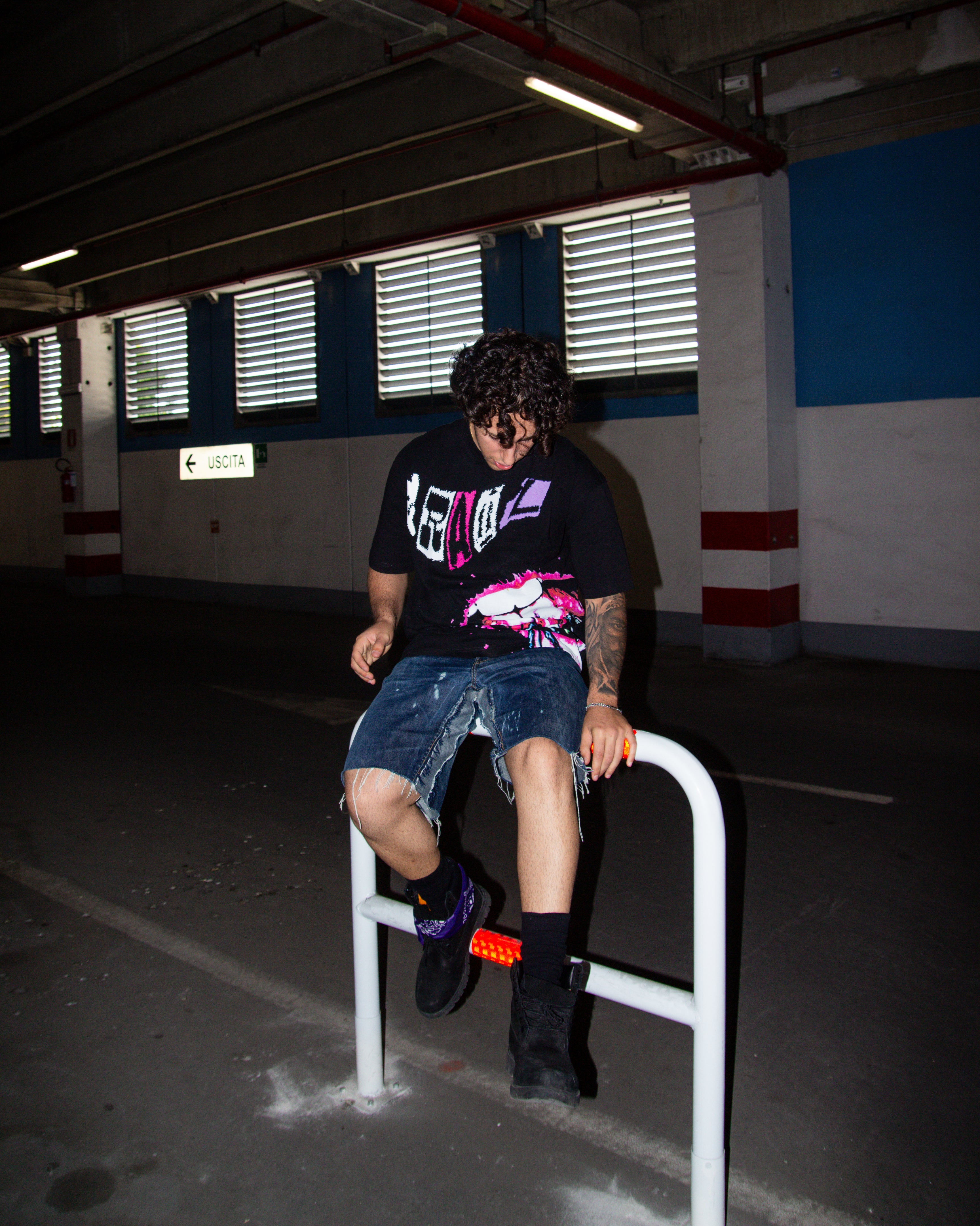 GRAIL MAGAZINE BLACK TEE