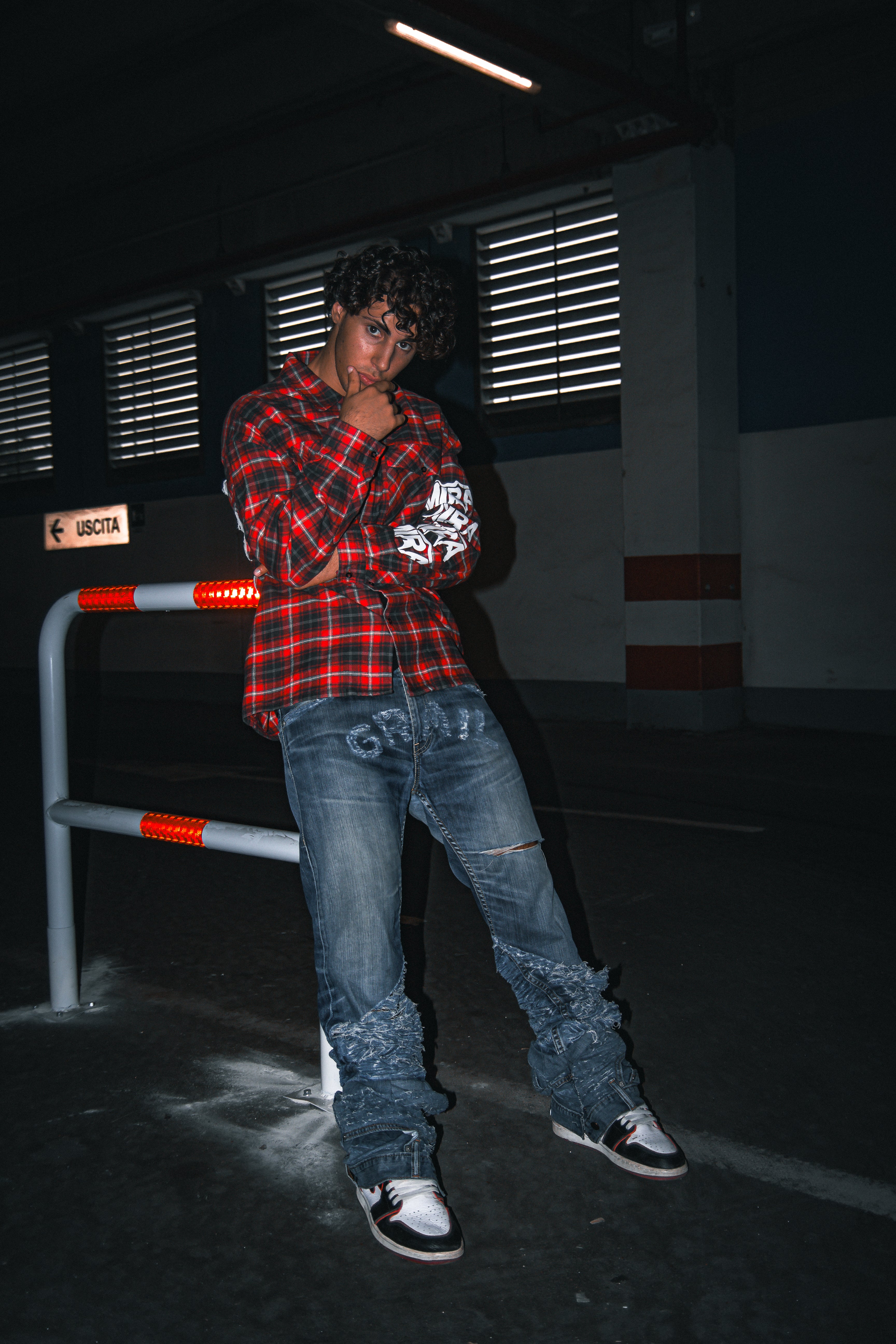 RIPPED BLUE REVERSE DENIM