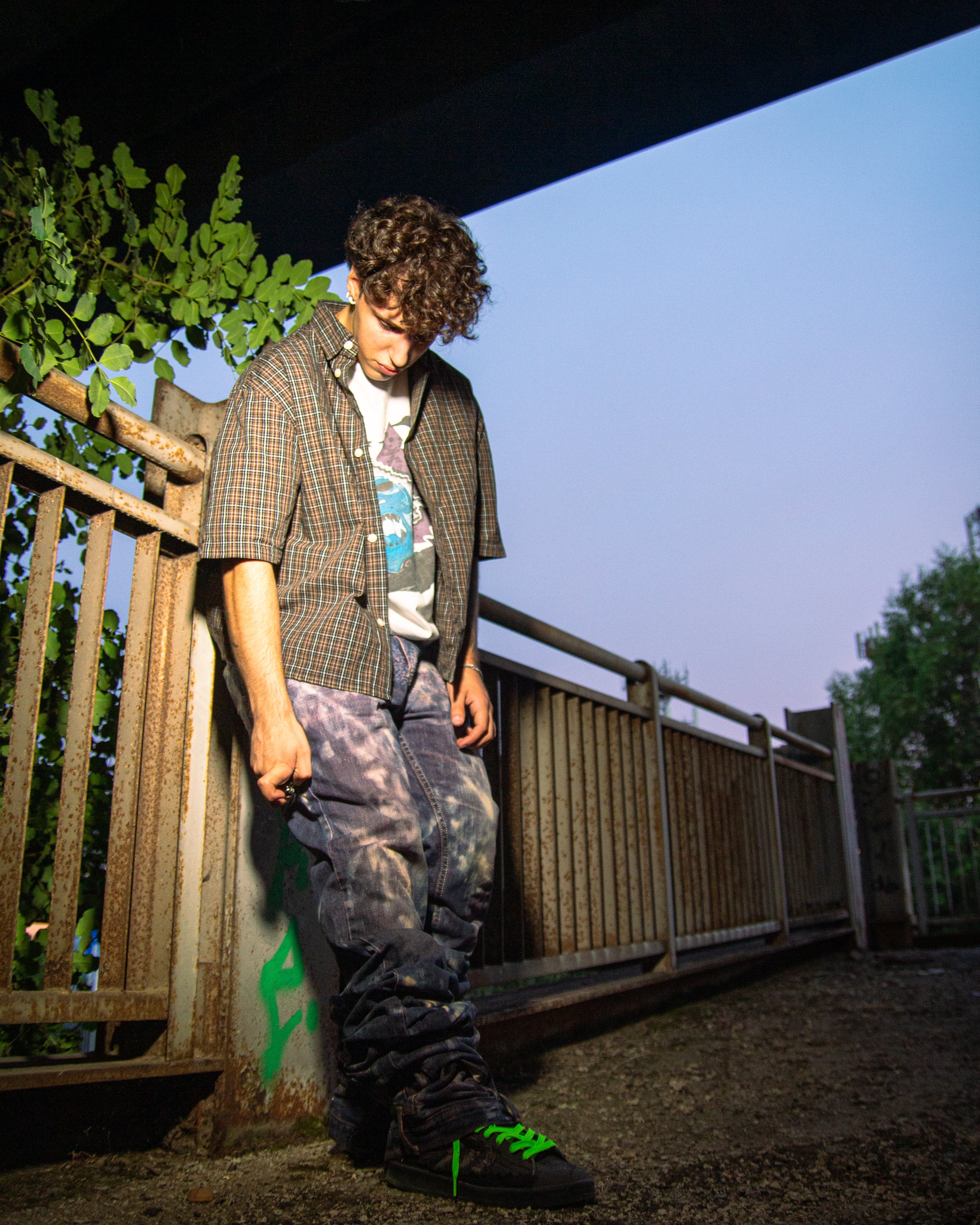 BORDEAUX WASHED REVERSE DENIM