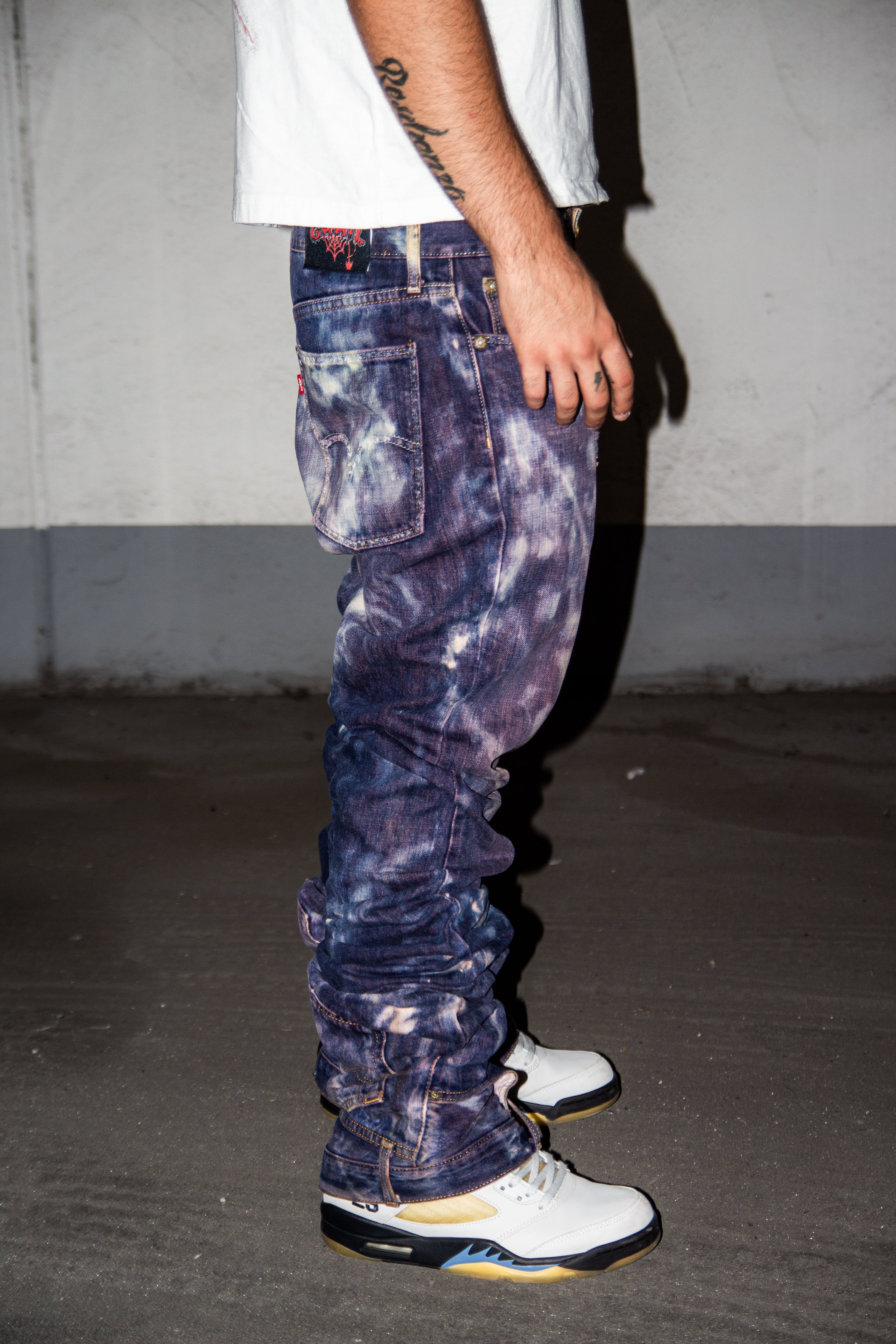 BORDEAUX WASHED REVERSE DENIM