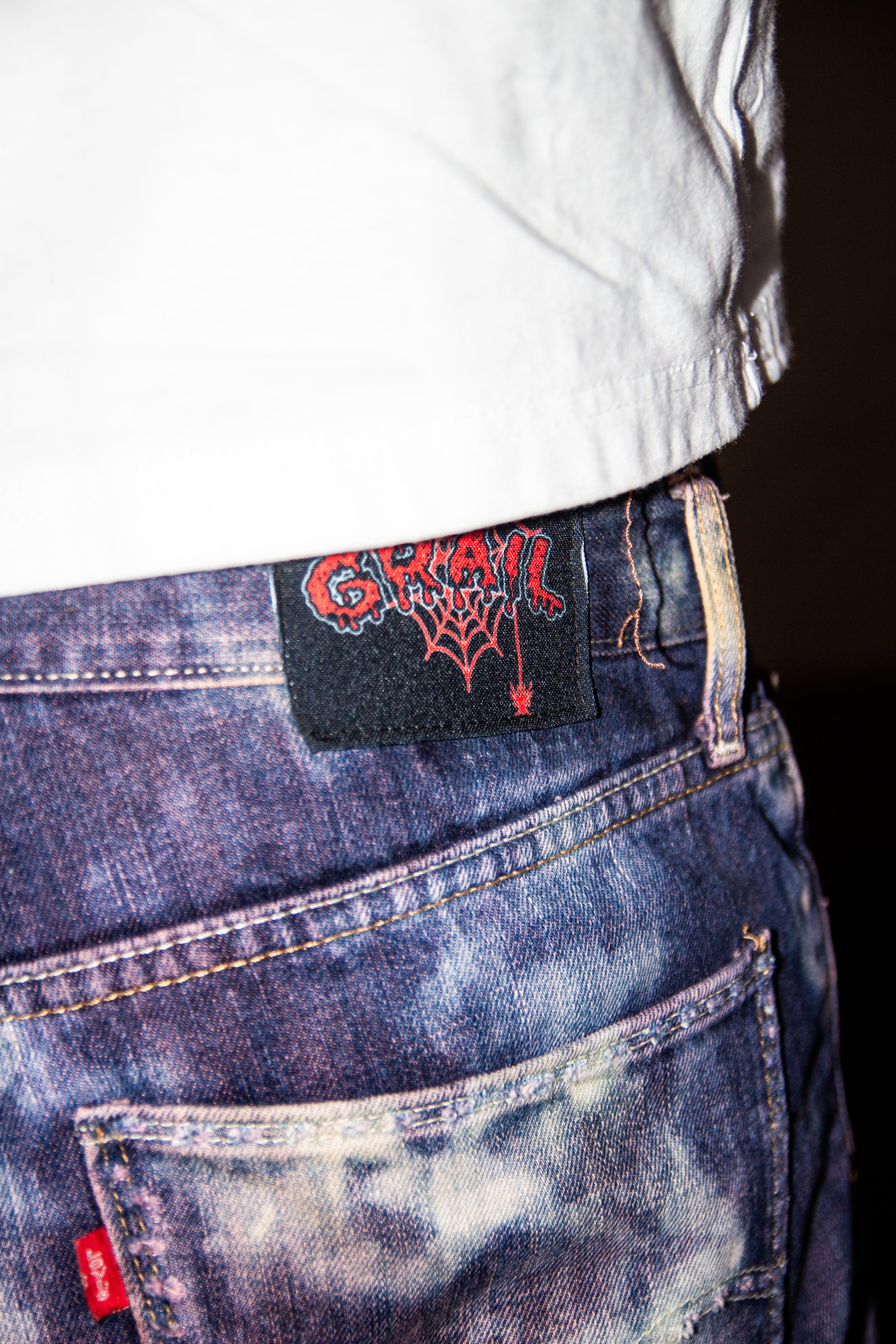 BORDEAUX WASHED REVERSE DENIM