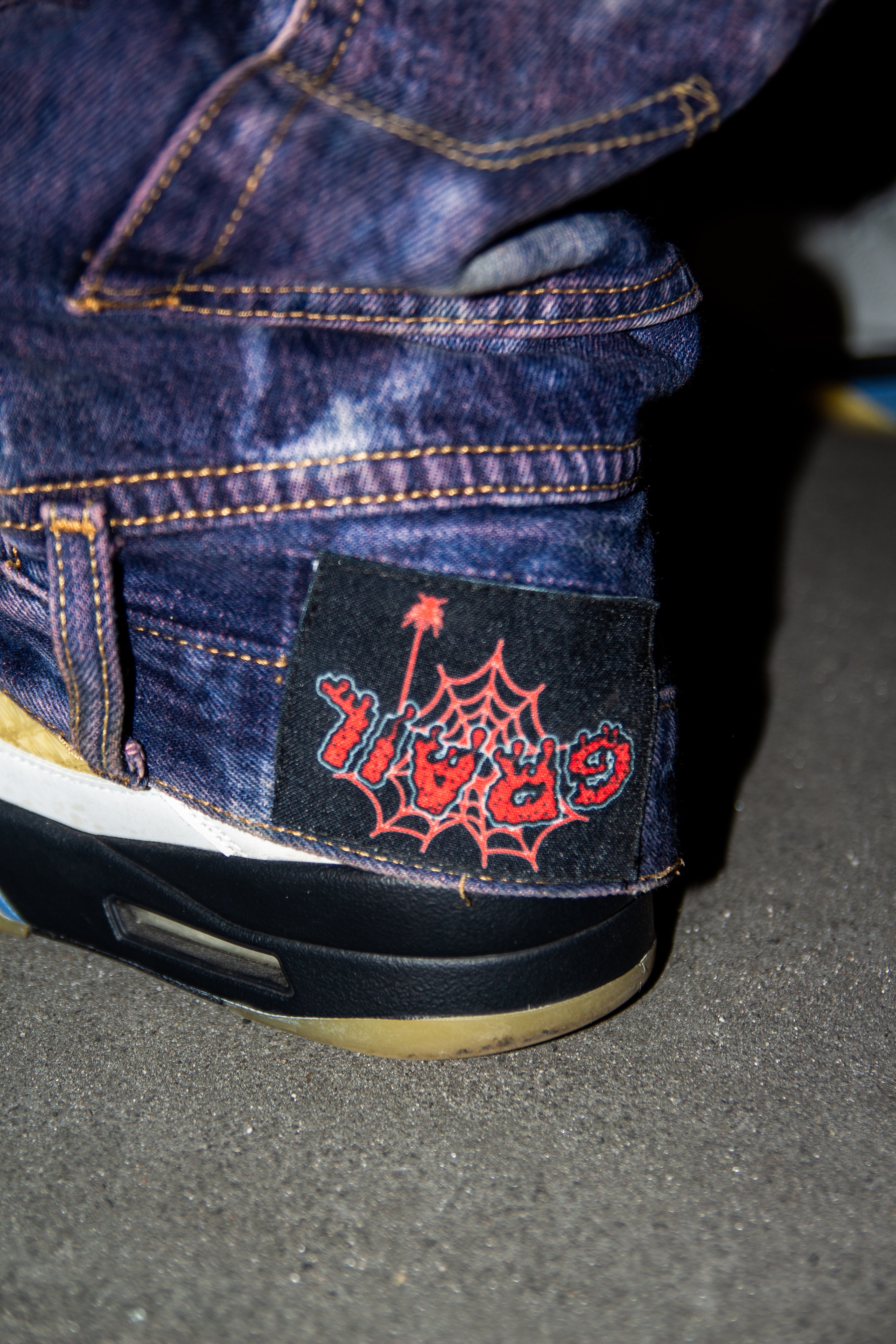 BORDEAUX WASHED REVERSE DENIM