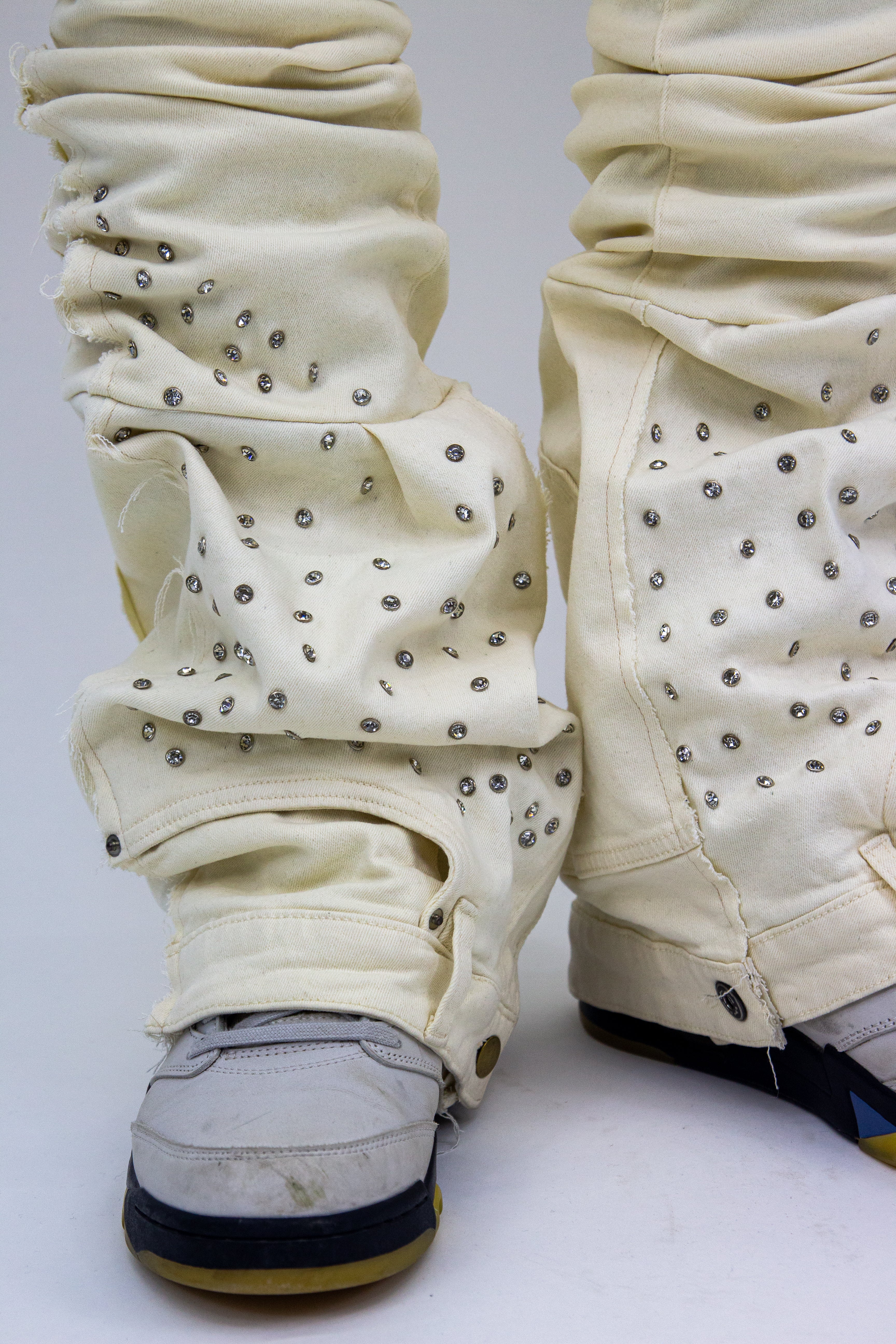 OBSIDIAN CREAM SHINE REVERSE DENIM ( ULTRA FLARED/STACKED EDITION )