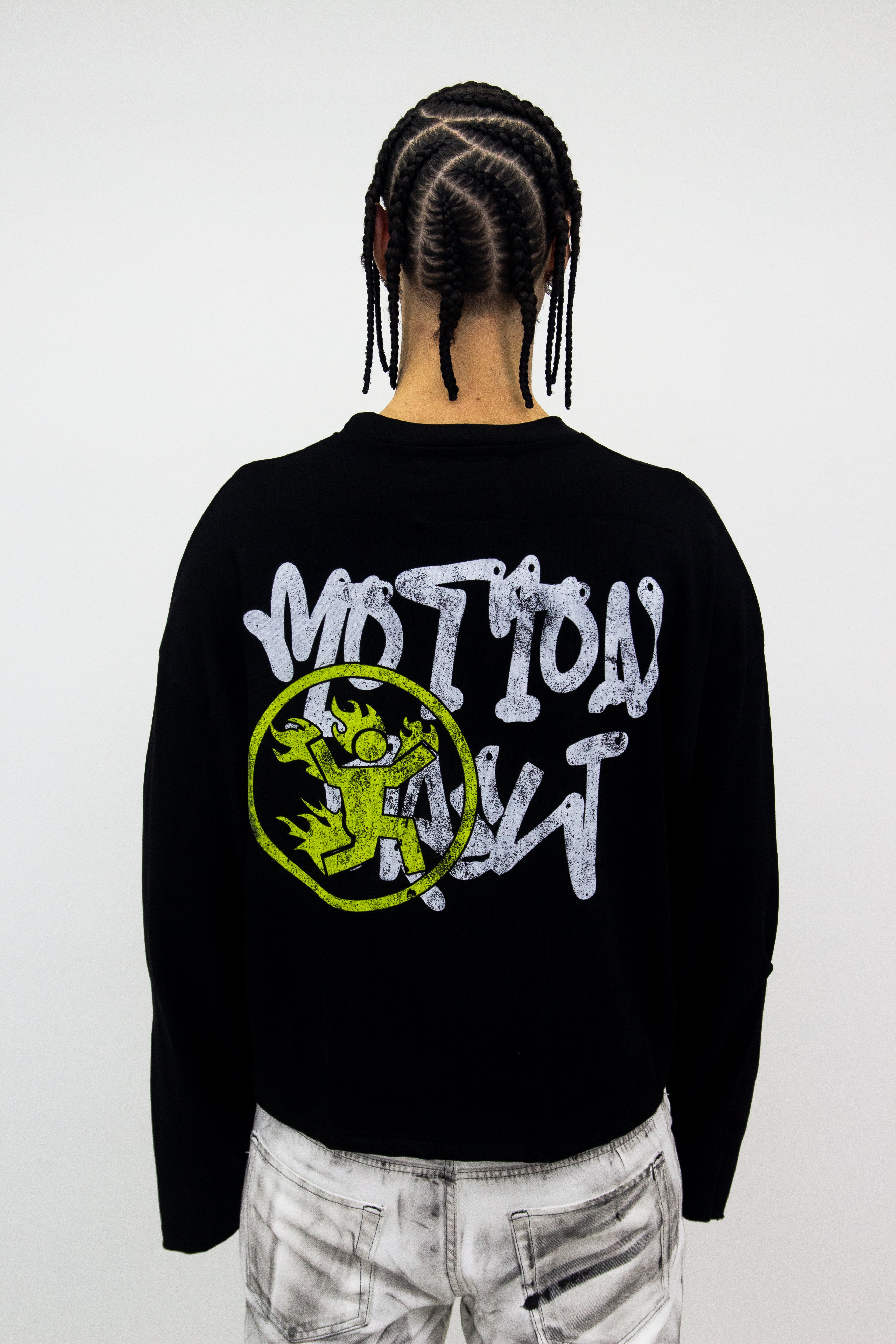 MOTION CREW GRAPHIC FLARED LONGSLEEVE