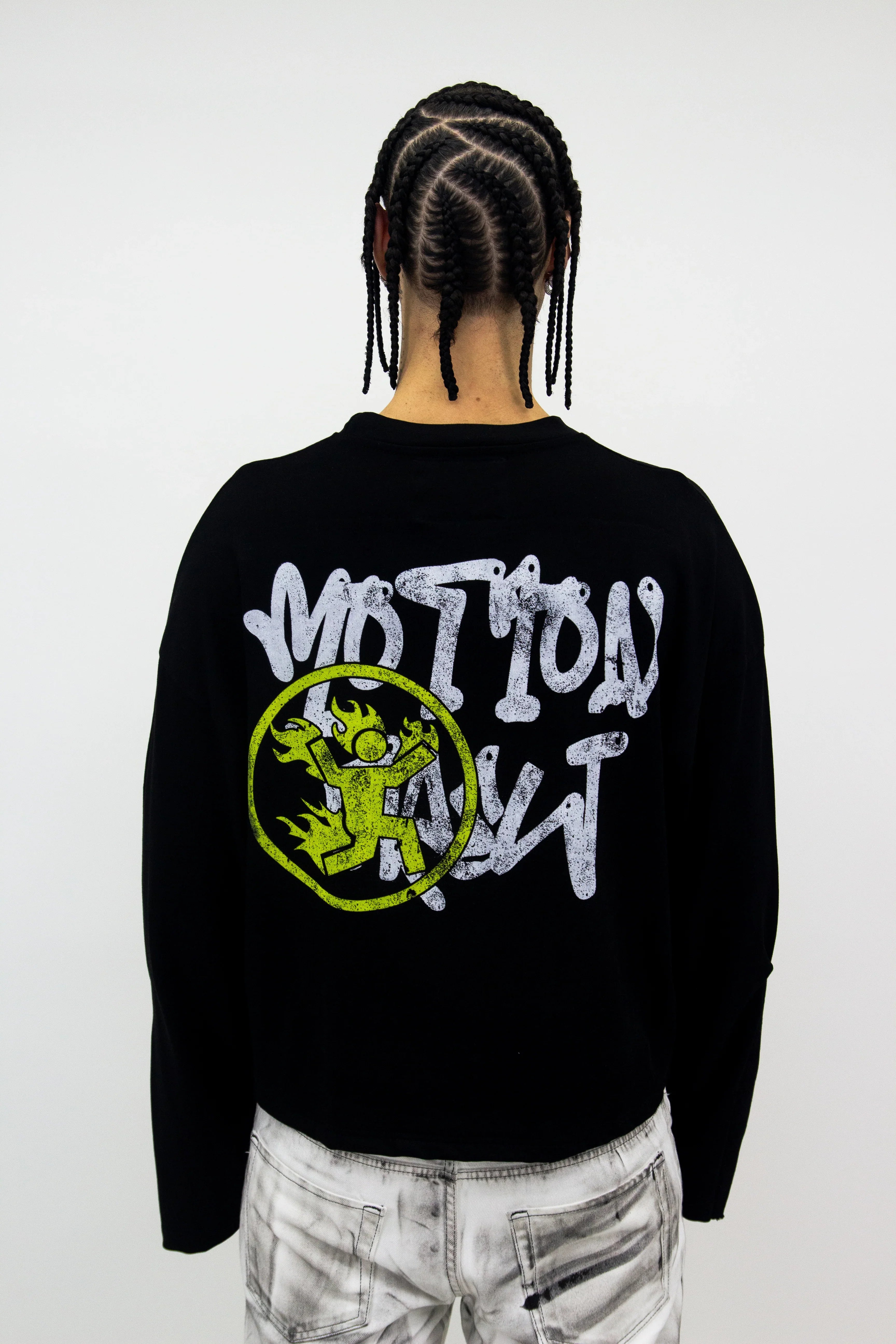 MOTION CREW GRAPHIC FLARED LONGSLEEVE