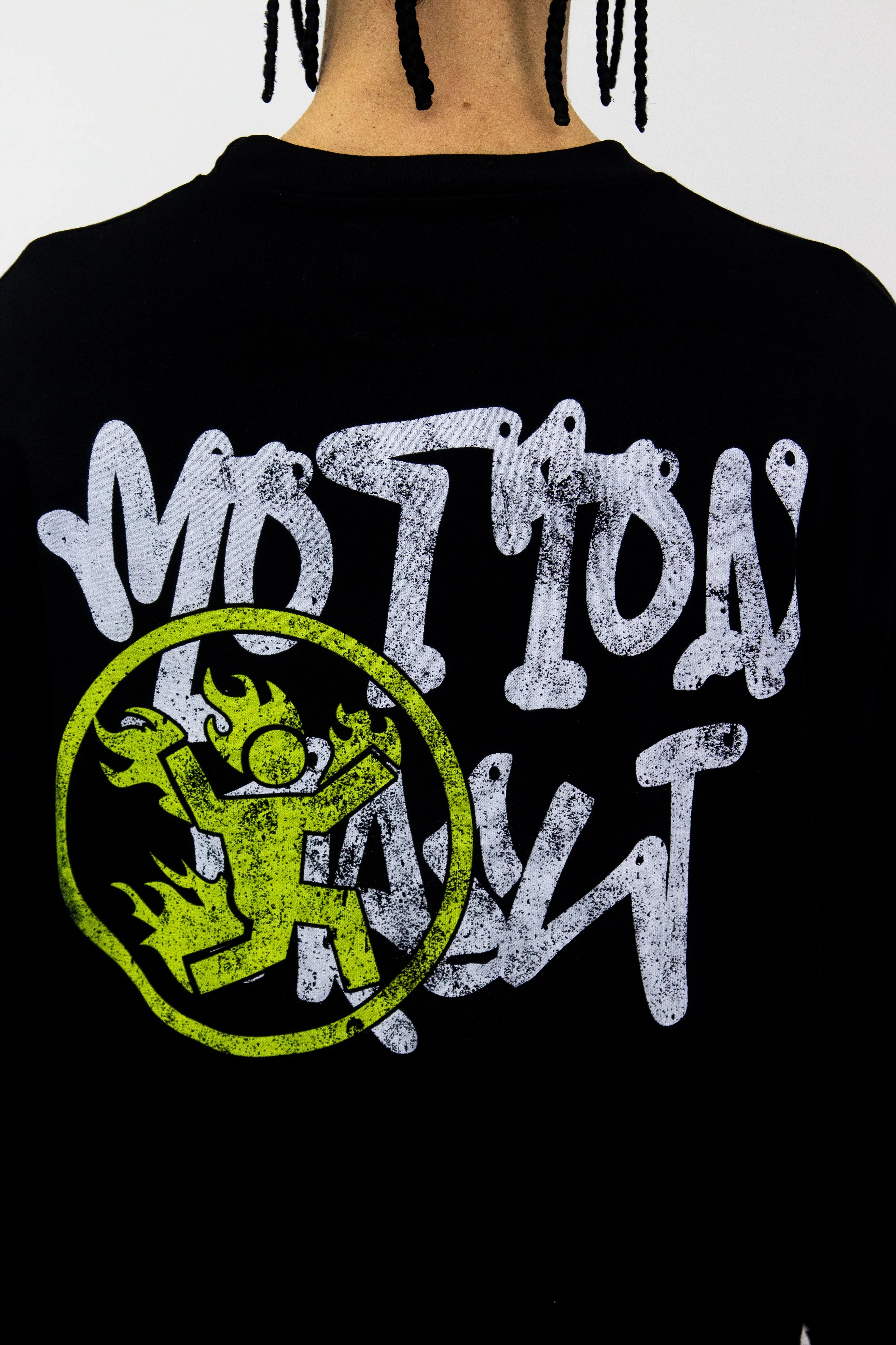 MOTION CREW GRAPHIC FLARED LONGSLEEVE
