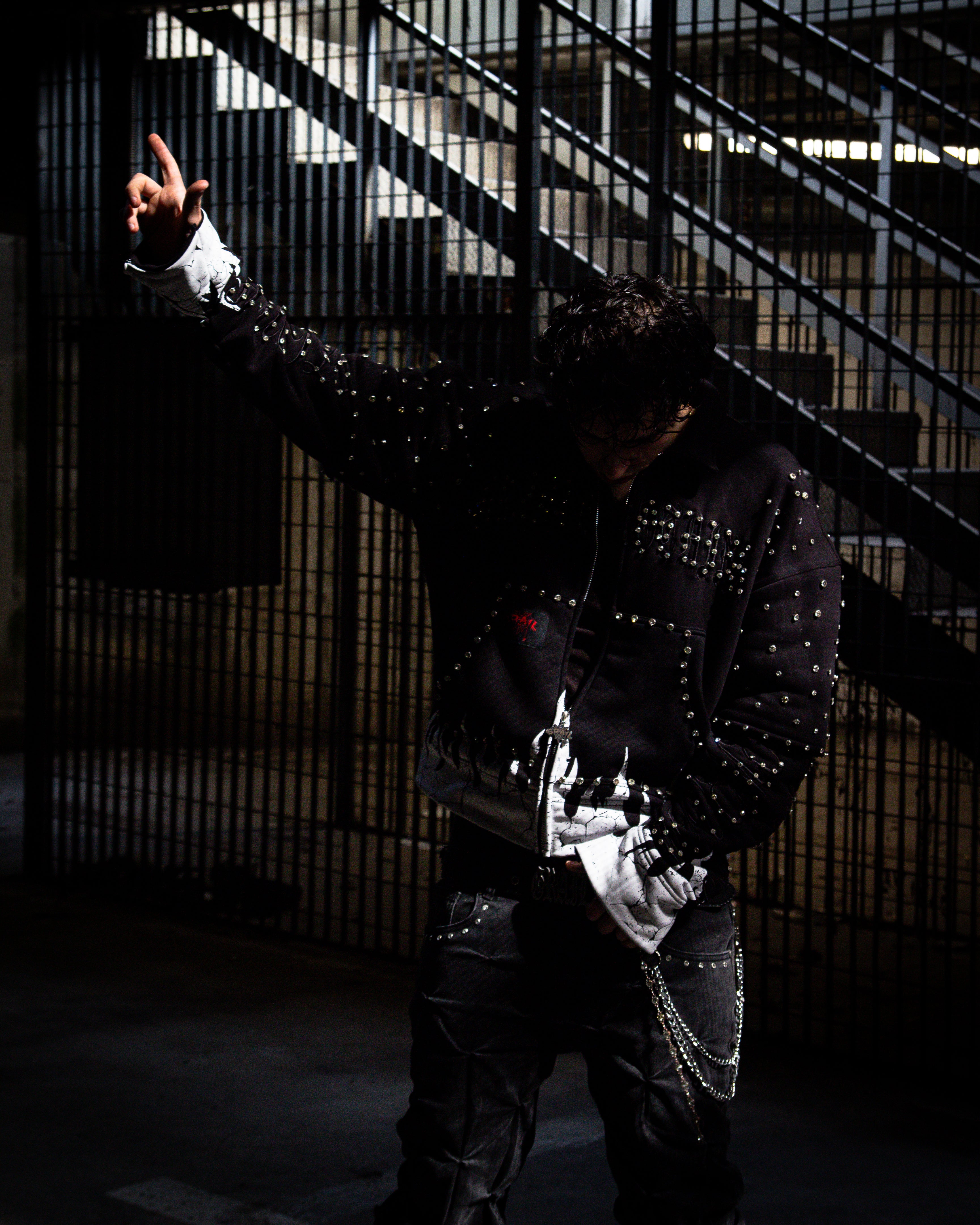 GRAIL BOXY EMBROIDERY SHINE ZIP ( BLACK EDITION )