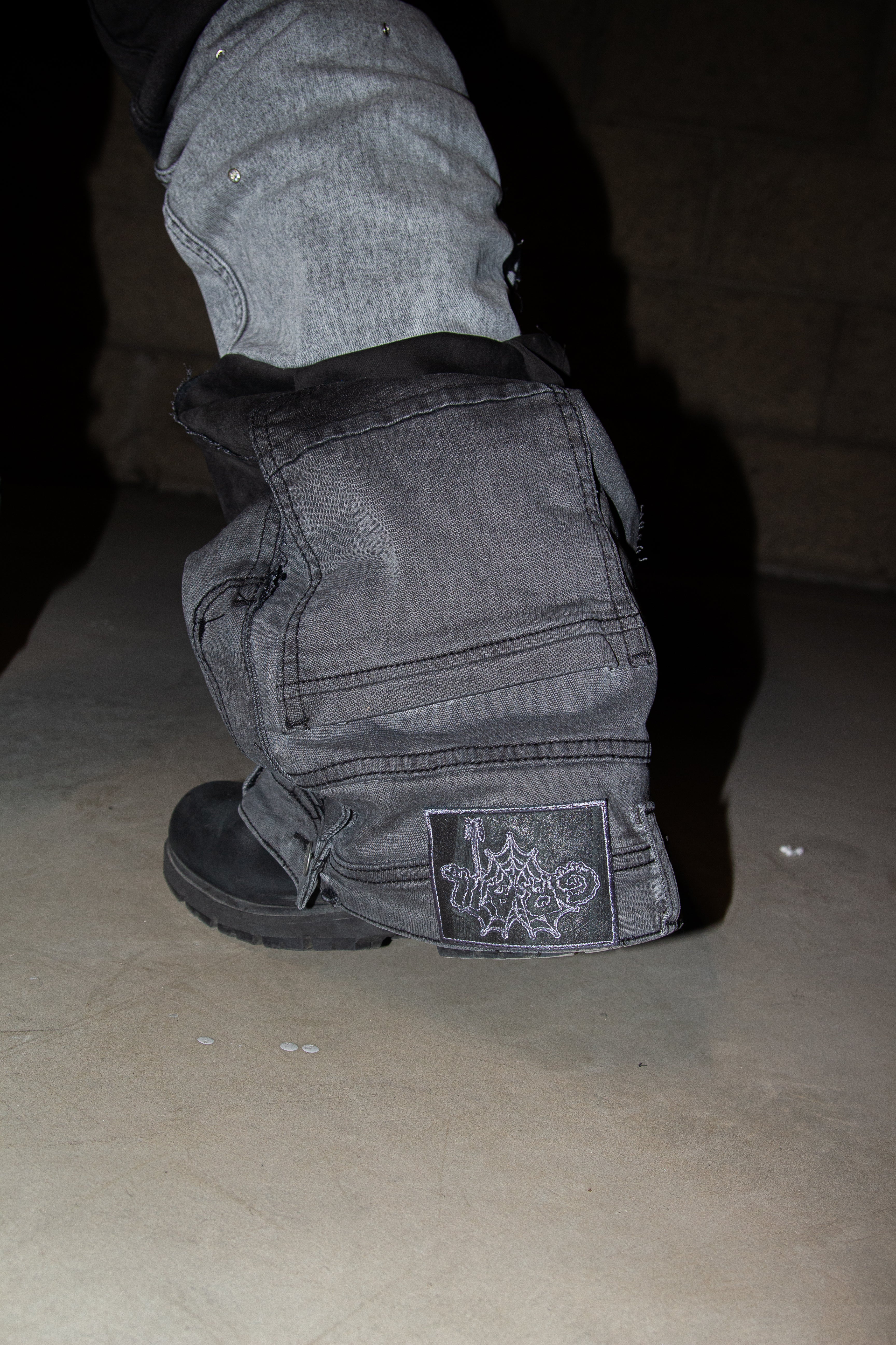 SMOKED GREY SHINE ULTRA FLARED REVERSE DENIM