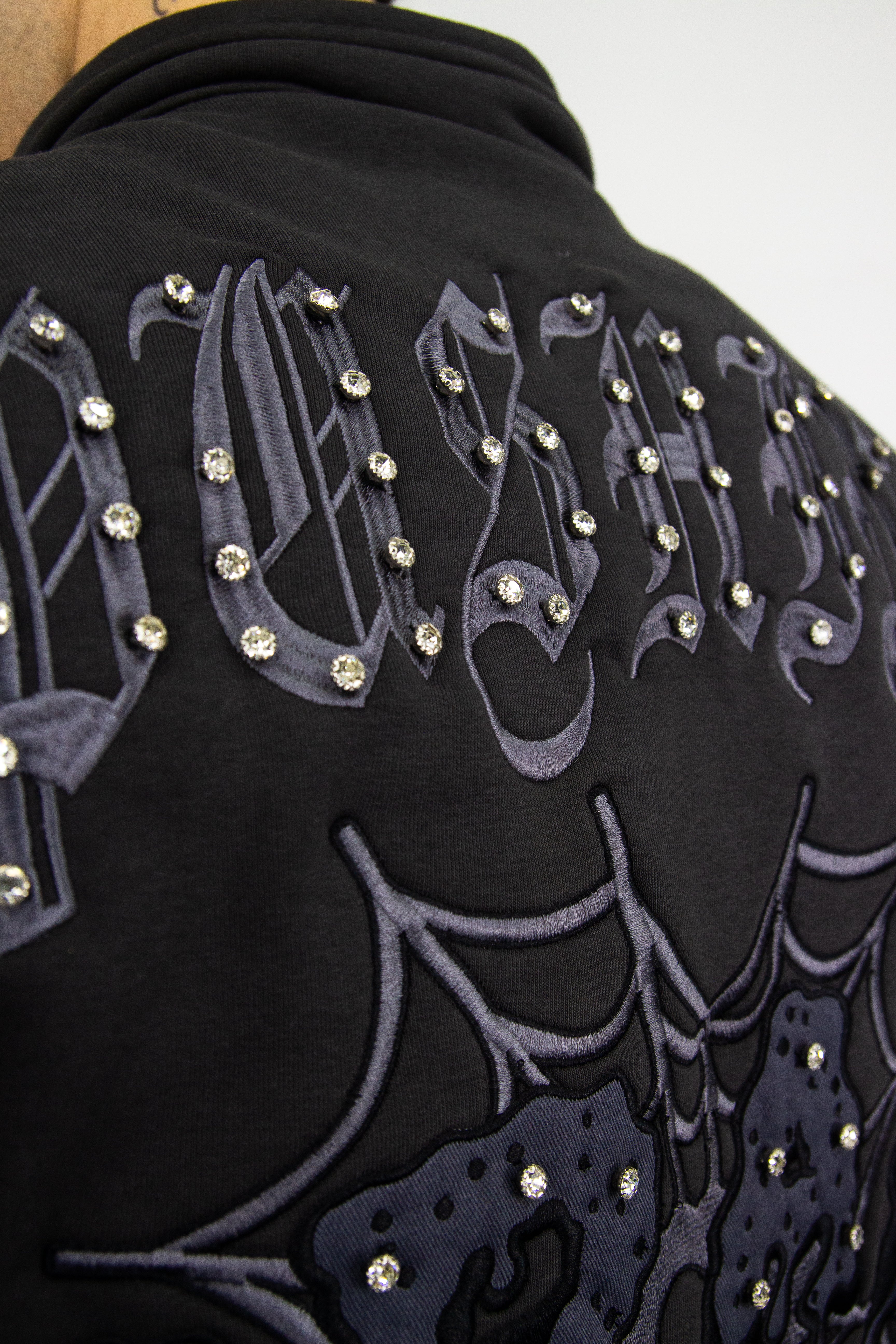 GRAIL BOXY EMBROIDERY SHINE ZIP ( GREY EDITION )