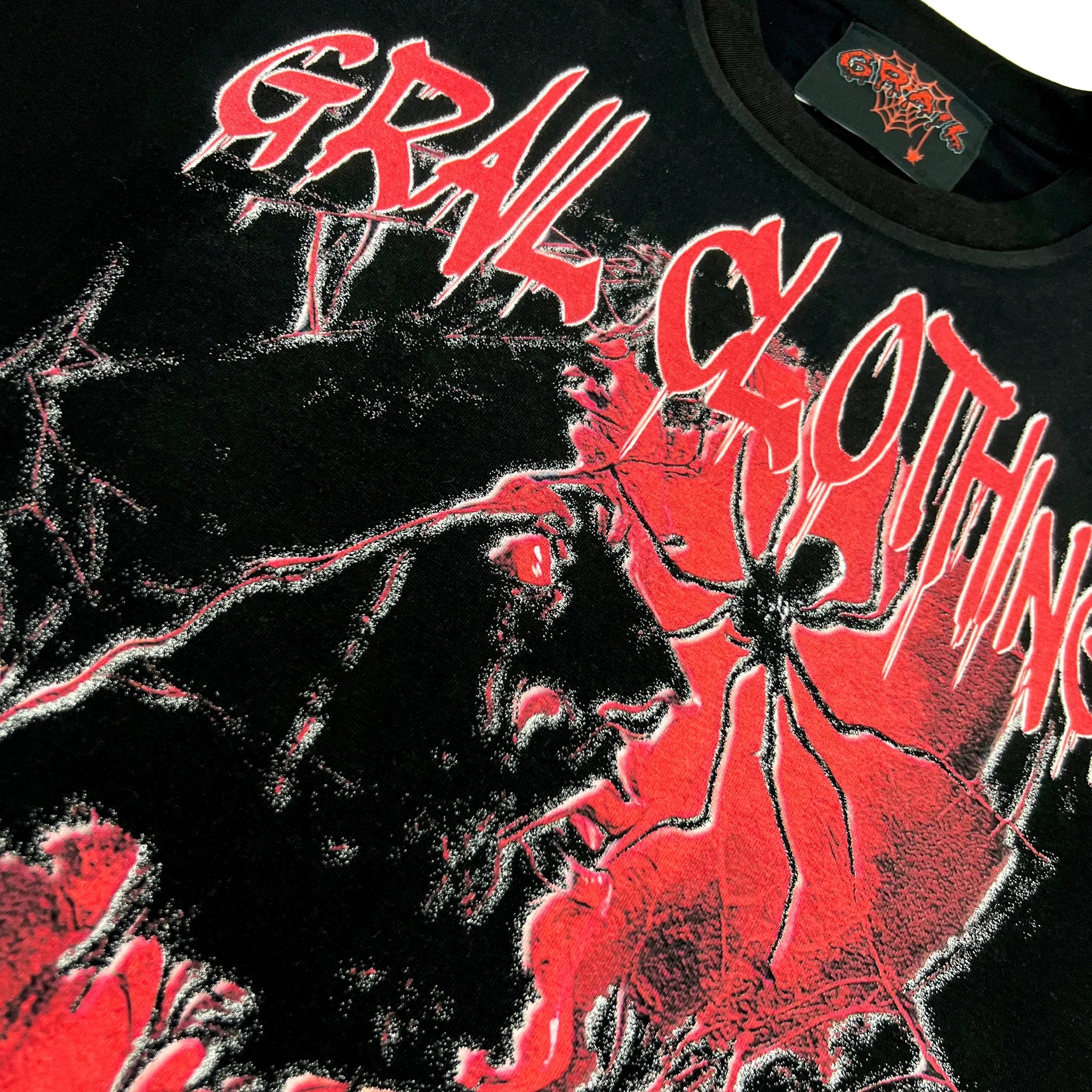 BLOODY SPIDER BOXY CROPPED TEE