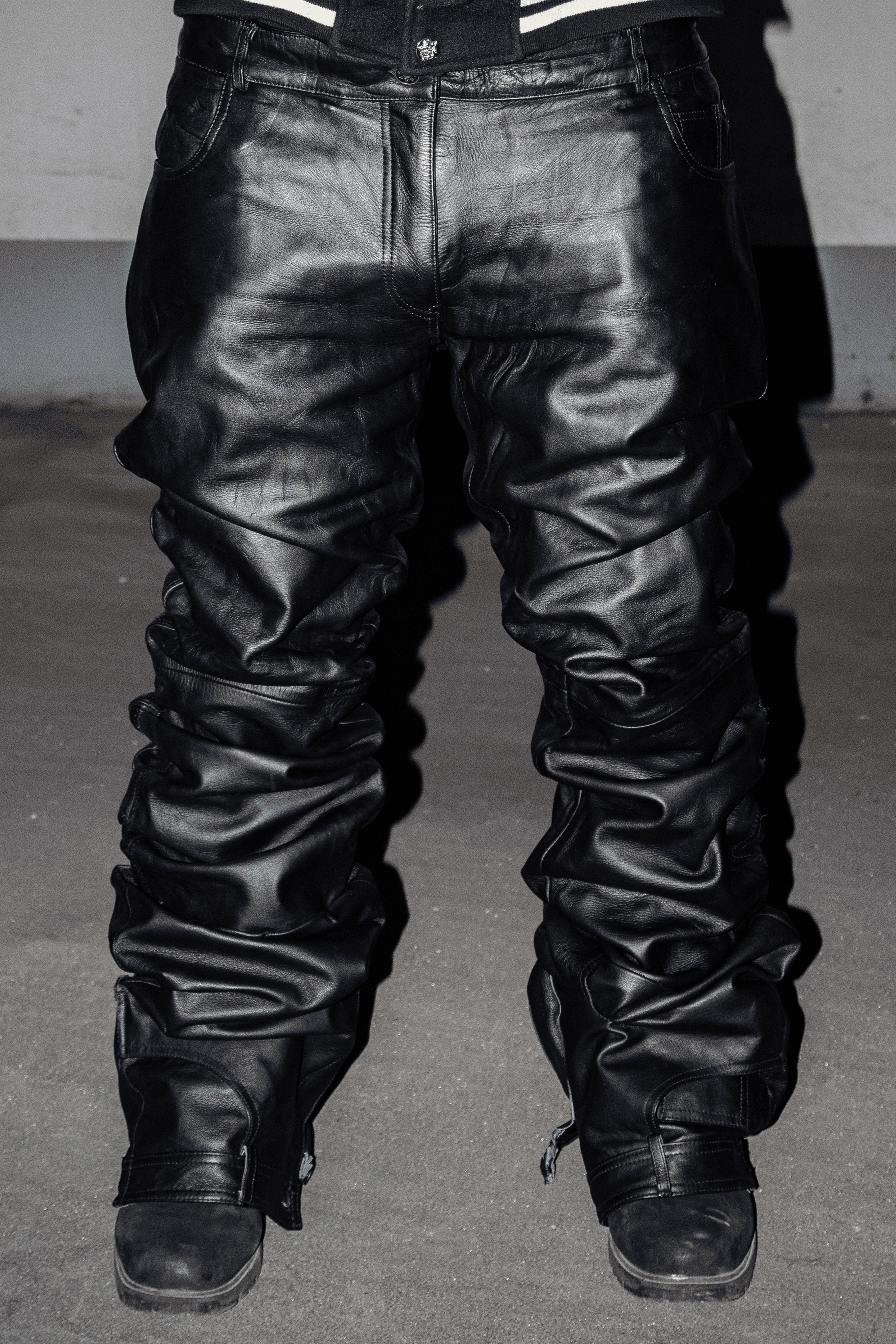 OBSIDIAN BLACK REVERSE LEATHER ( ULTRA BAGGY EDITION )