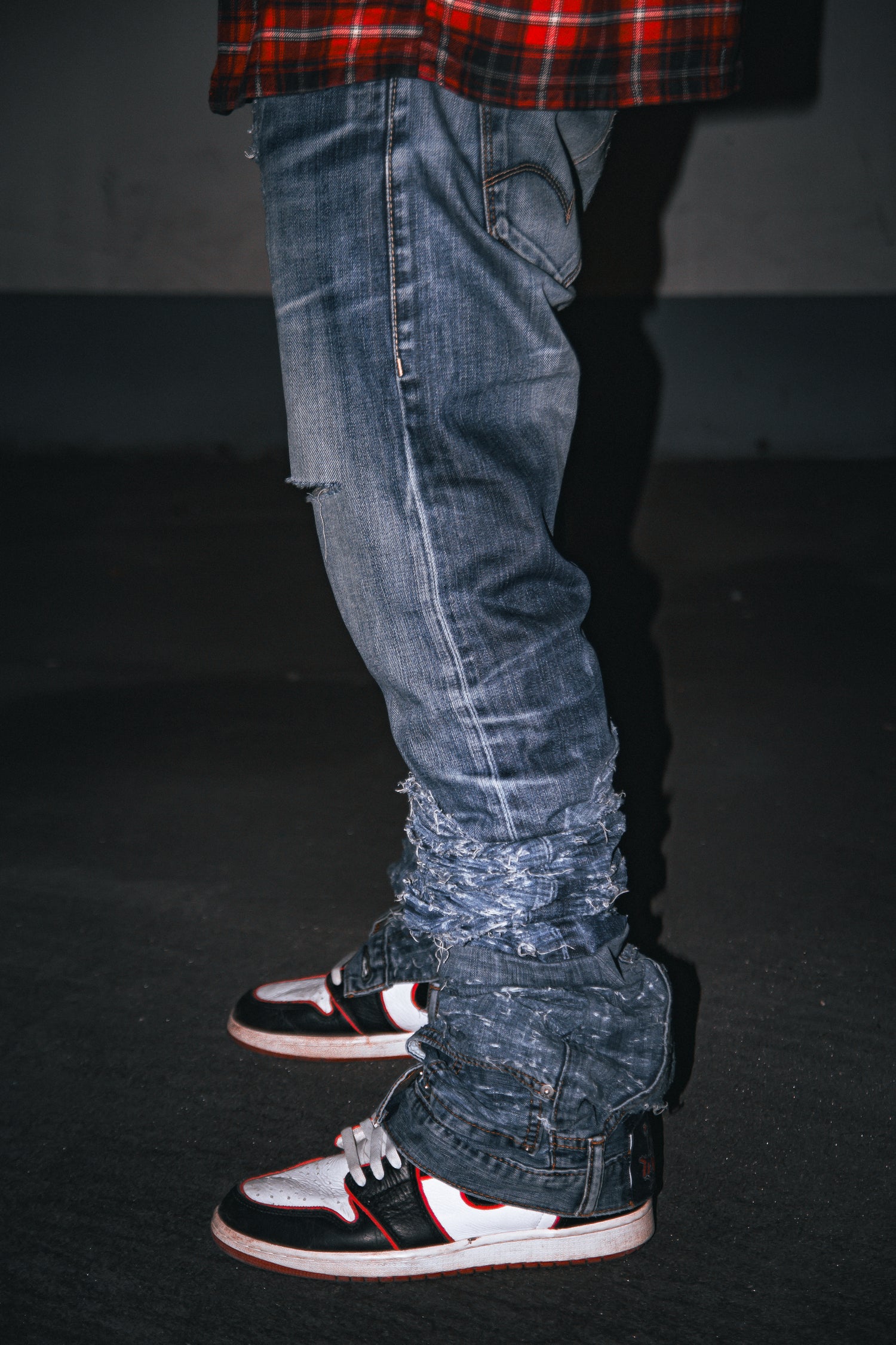 DENIM INVERSÉ BLEU DÉCHIRÉ