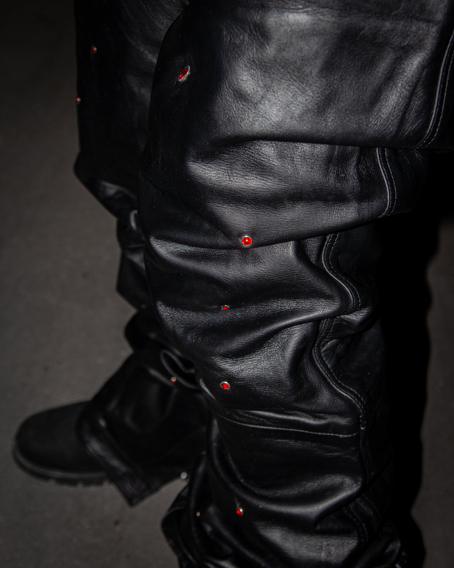 BLACK SHINE RED RUBY REVERSE LEATHER ( ULTRA BAGGY EDITION )
