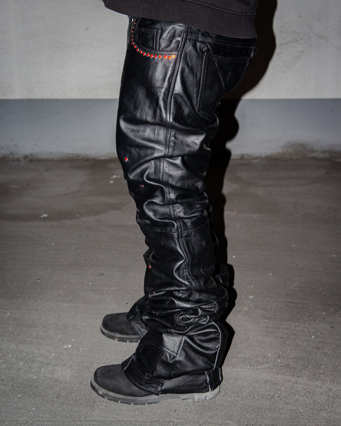BLACK SHINE RED RUBY REVERSE LEATHER ( ULTRA BAGGY EDITION )