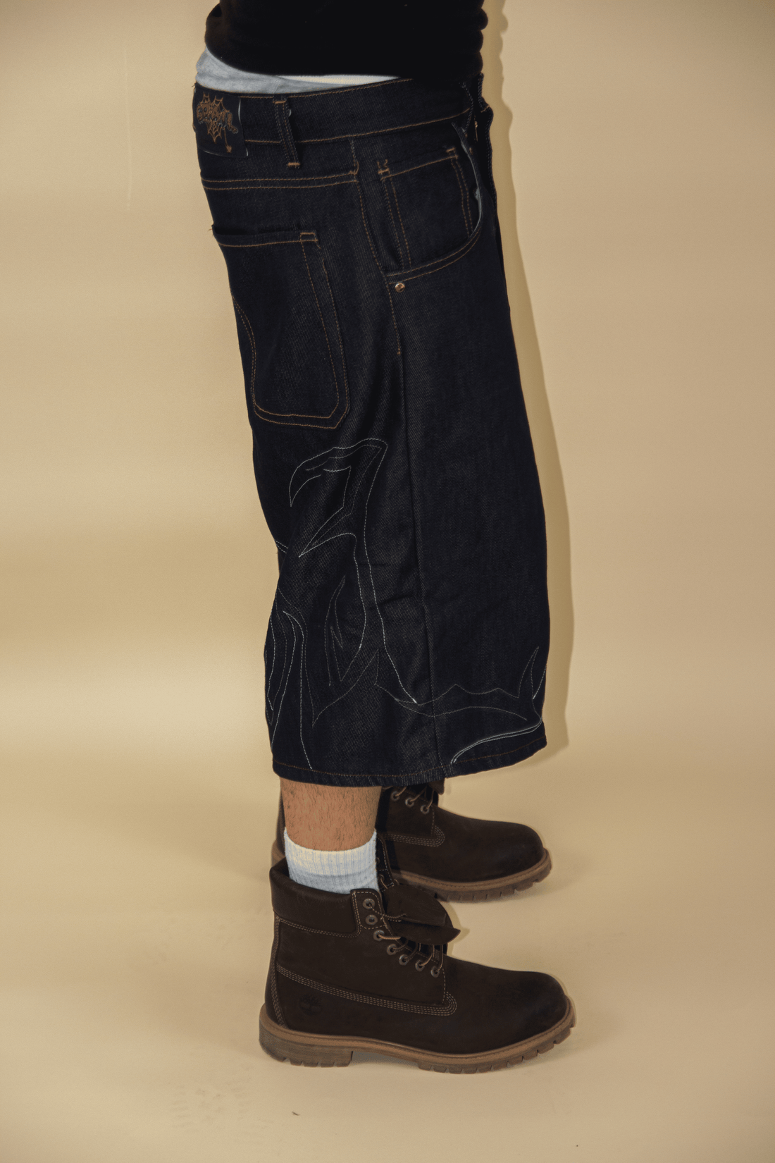RAW EMBROIDERY SCRATCHED JORTS 1/1