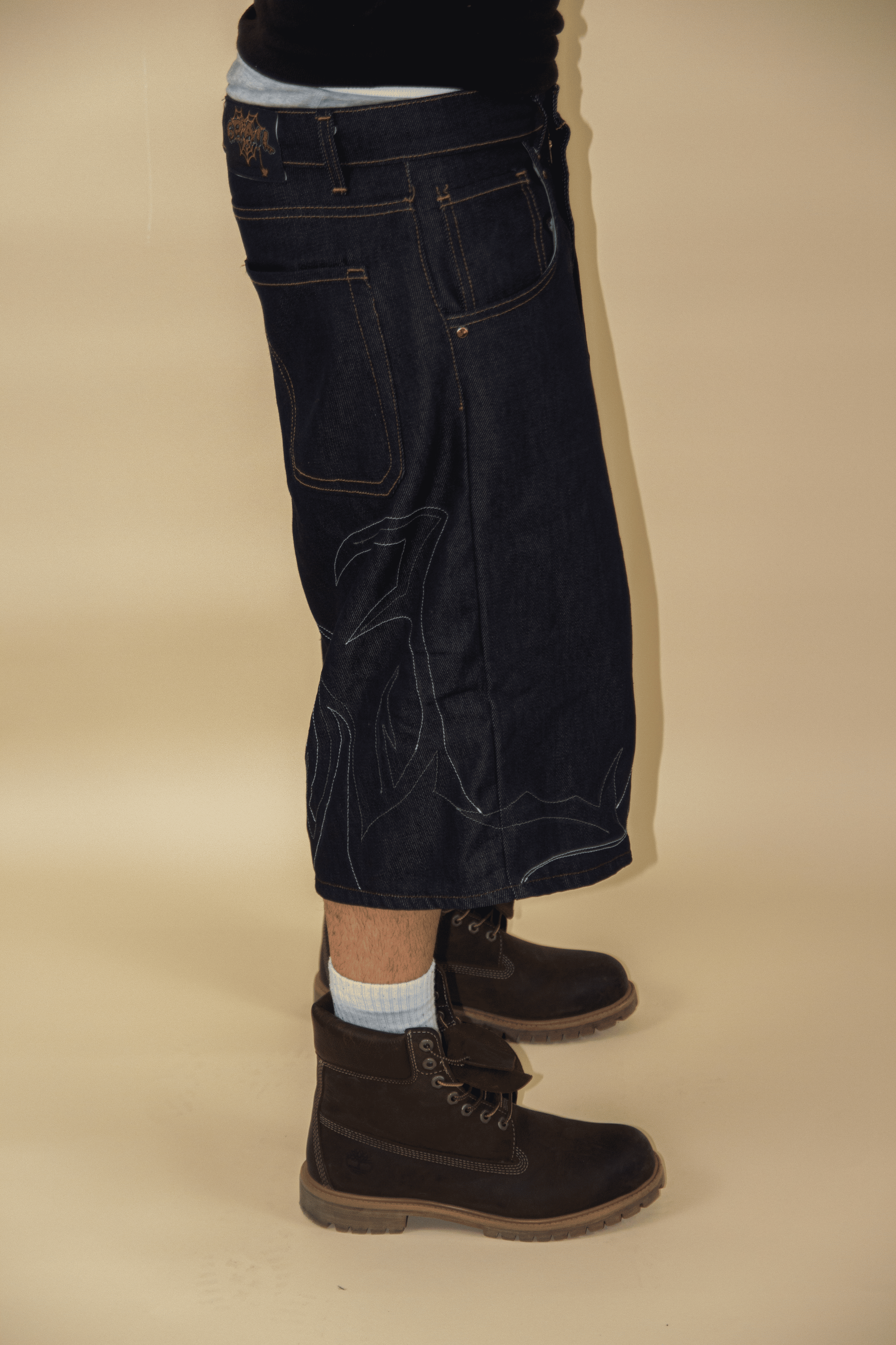 RAW EMBROIDERY SCRATCHED JORTS 1/1
