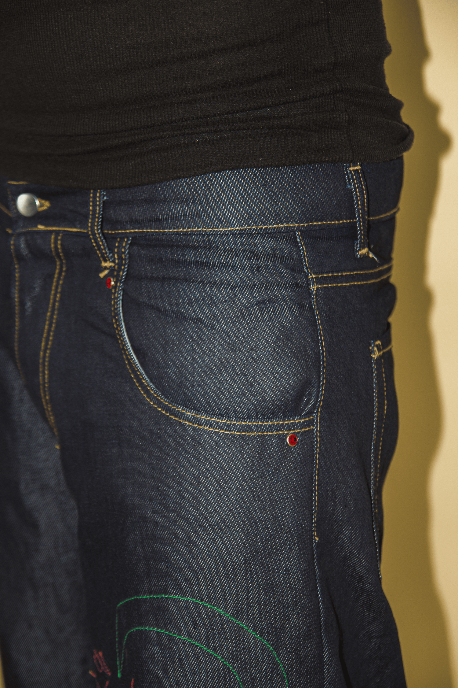 RAW EMBROIDERY SCRATCHED JORTS 1/1