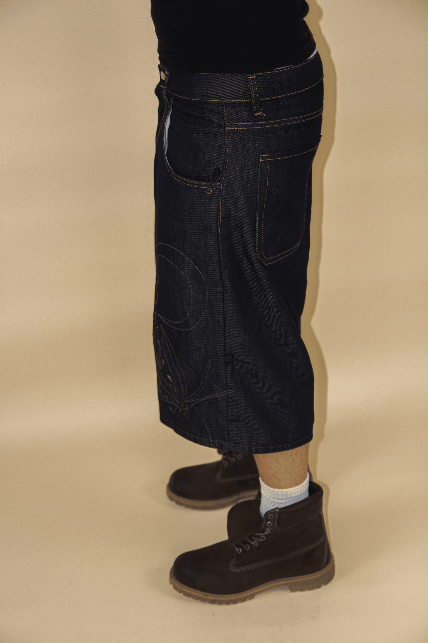 RAW EMBROIDERY SCRATCHED JORTS 1/1
