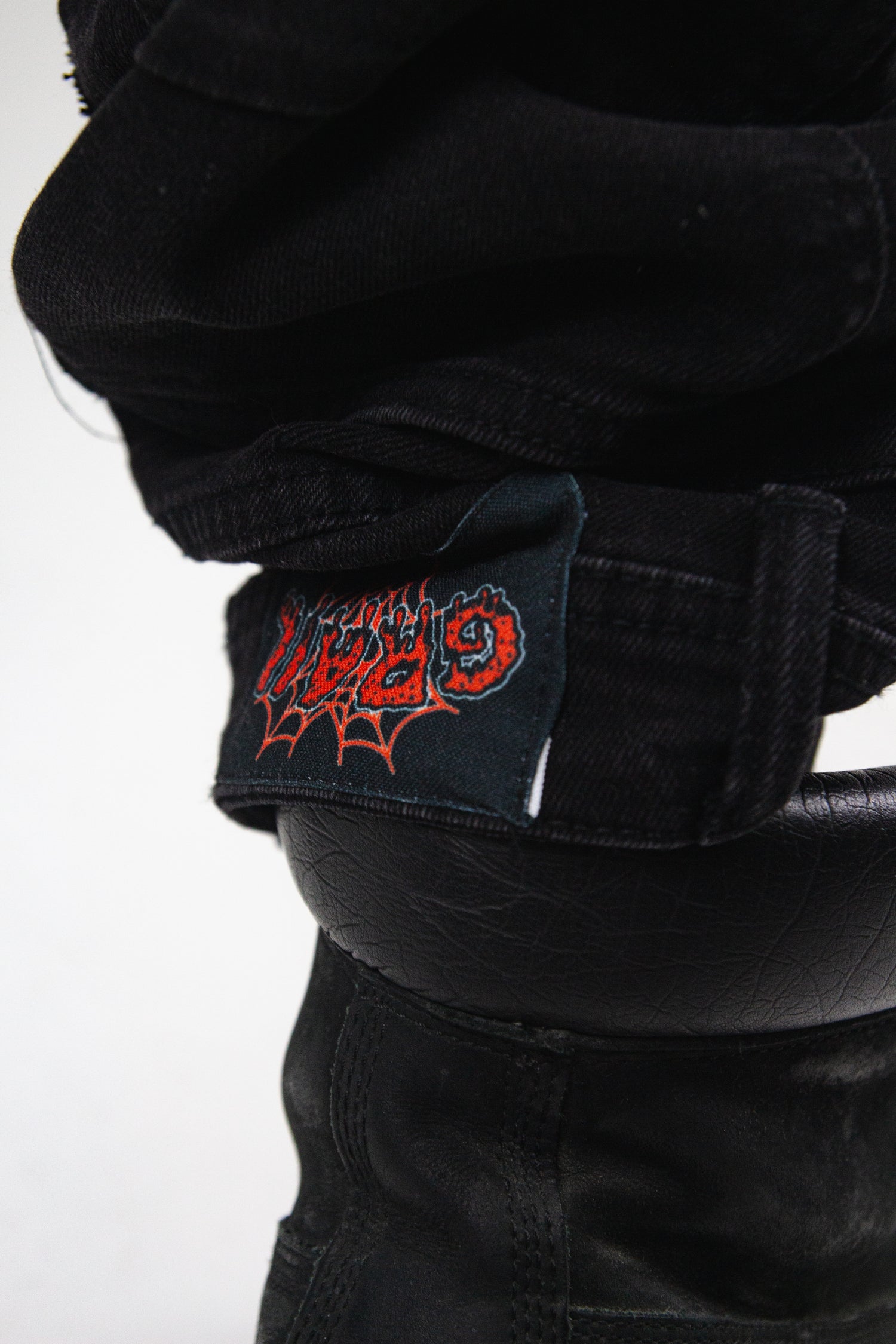 OBSIDIAN BLACK SHINE SKINNY REVERSE DENIM