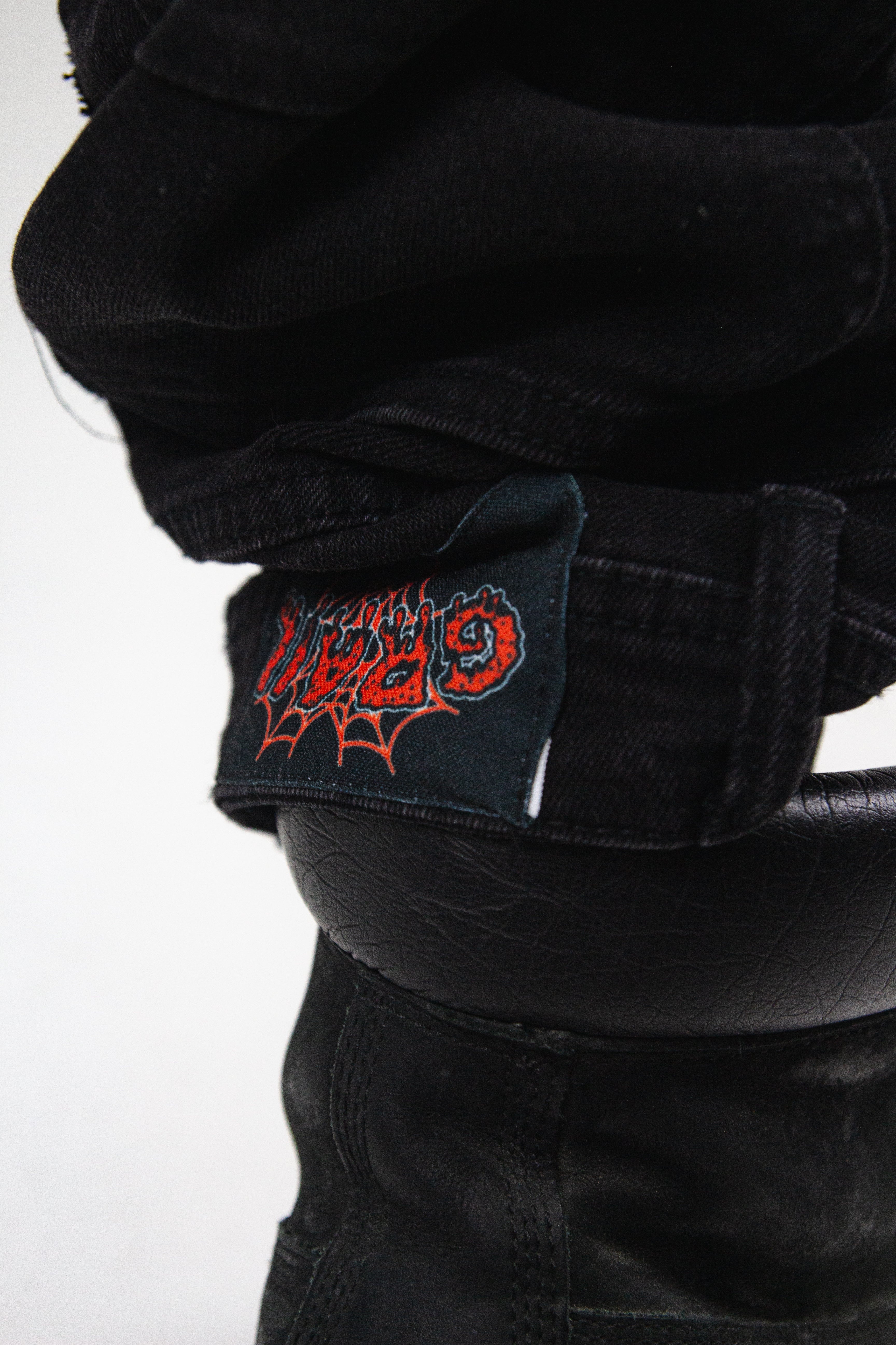 OBSIDIAN BLACK SHINE SKINNY REVERSE DENIM