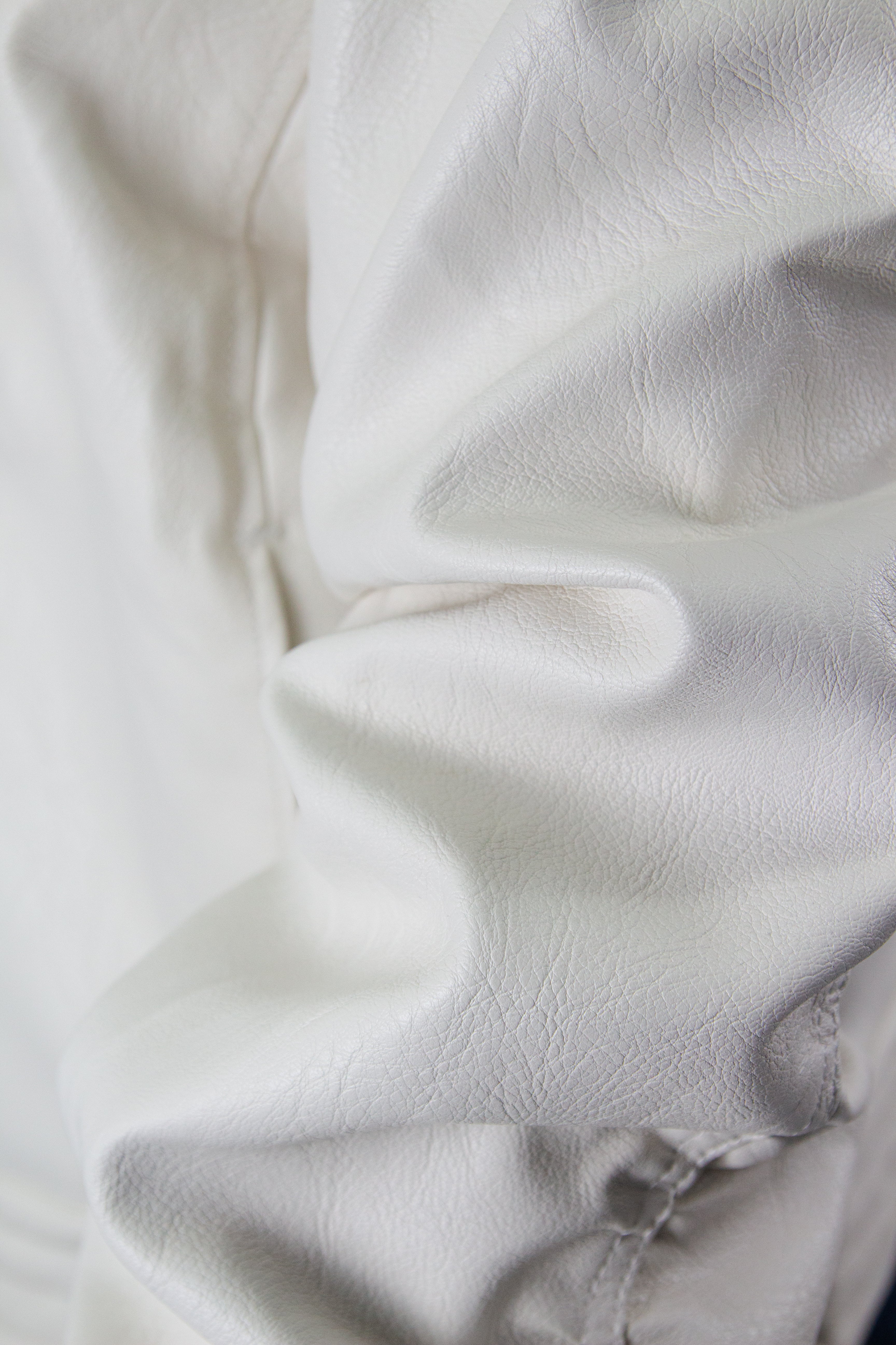 GRAIL FAUX LEATHER PUCKERING JACKET ( WHITE EDITION )