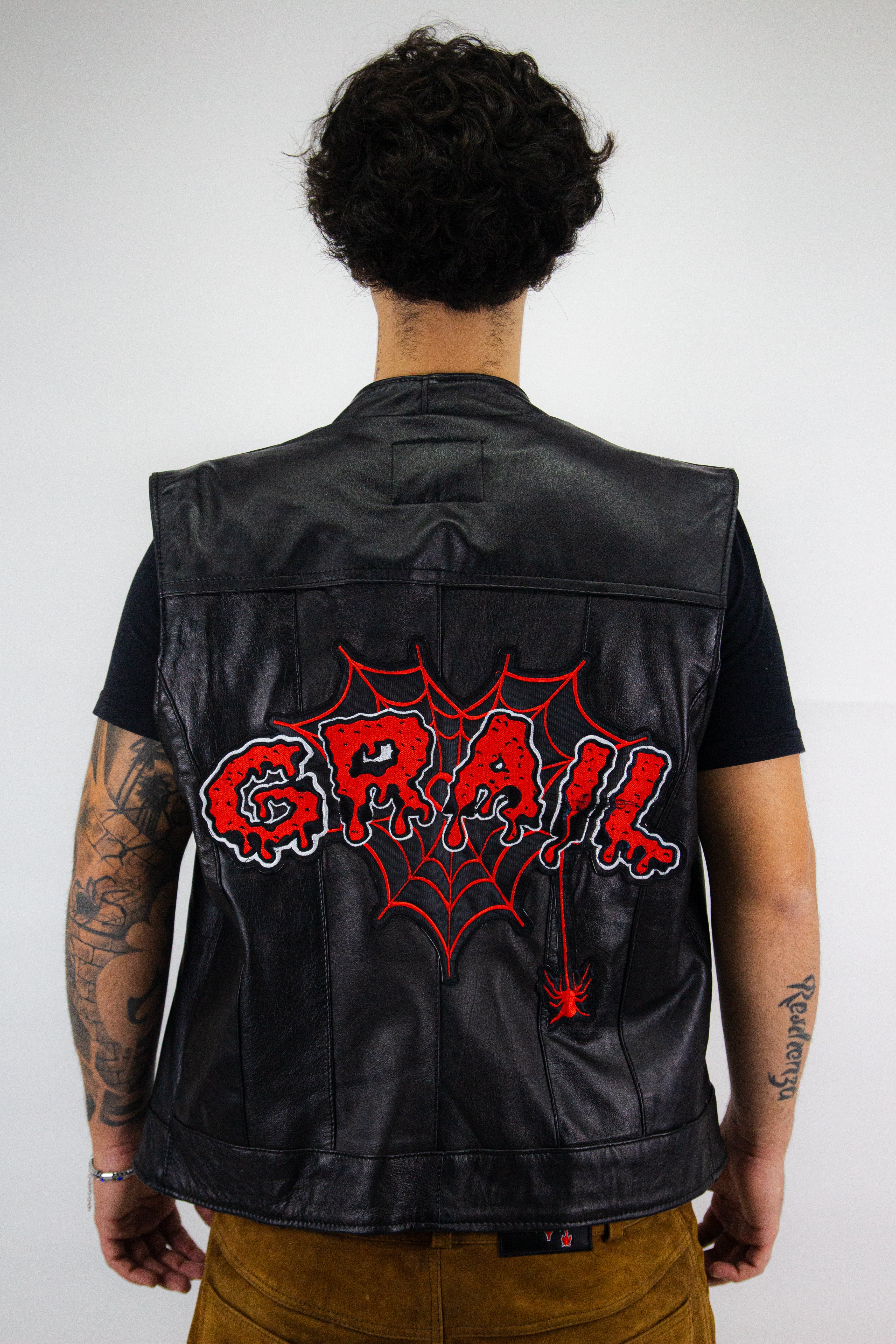 EMBROIDERED SLEEVELESS JACKET - REAL LEATHER
