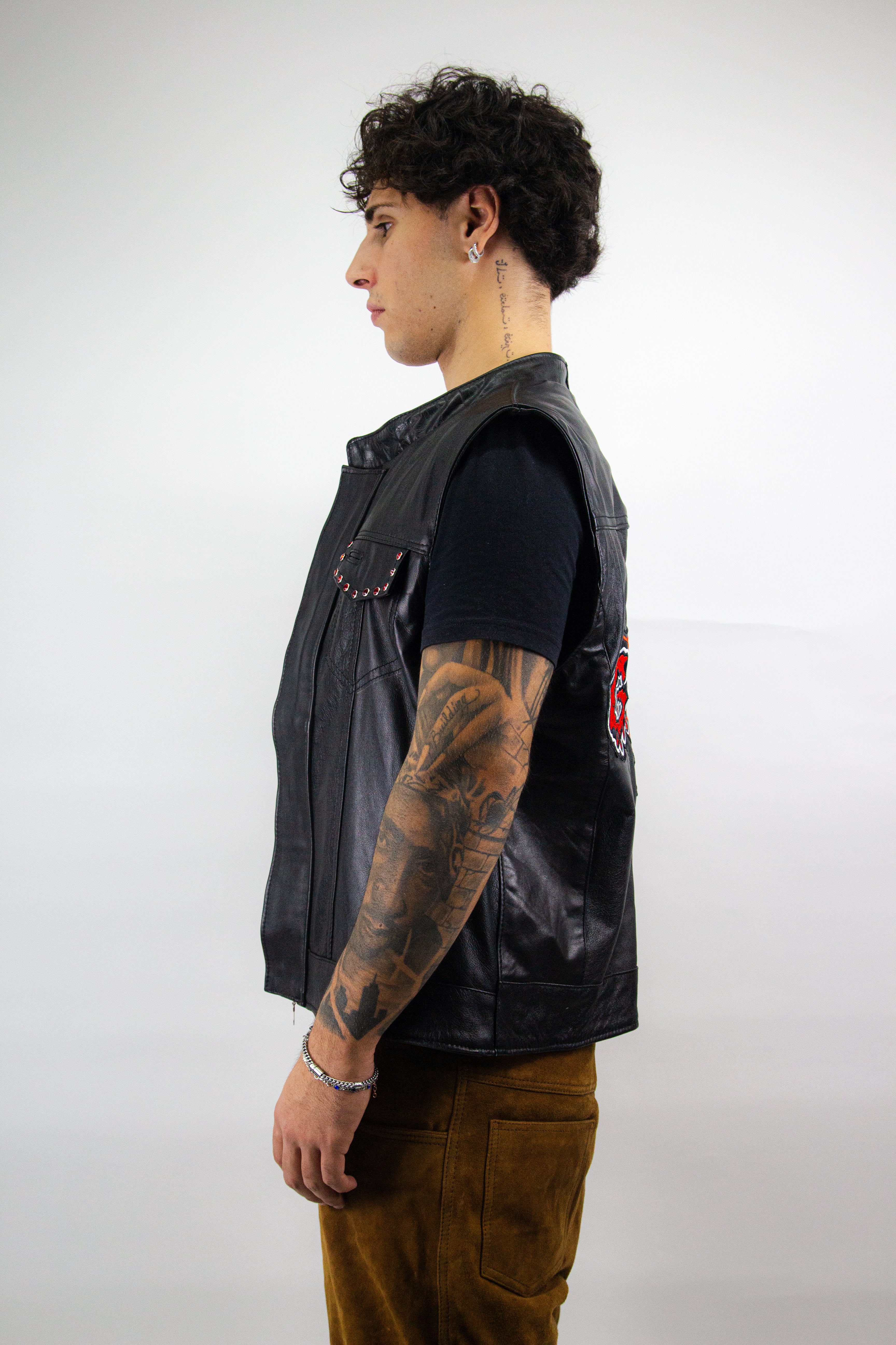 EMBROIDERED SLEEVELESS JACKET - REAL LEATHER