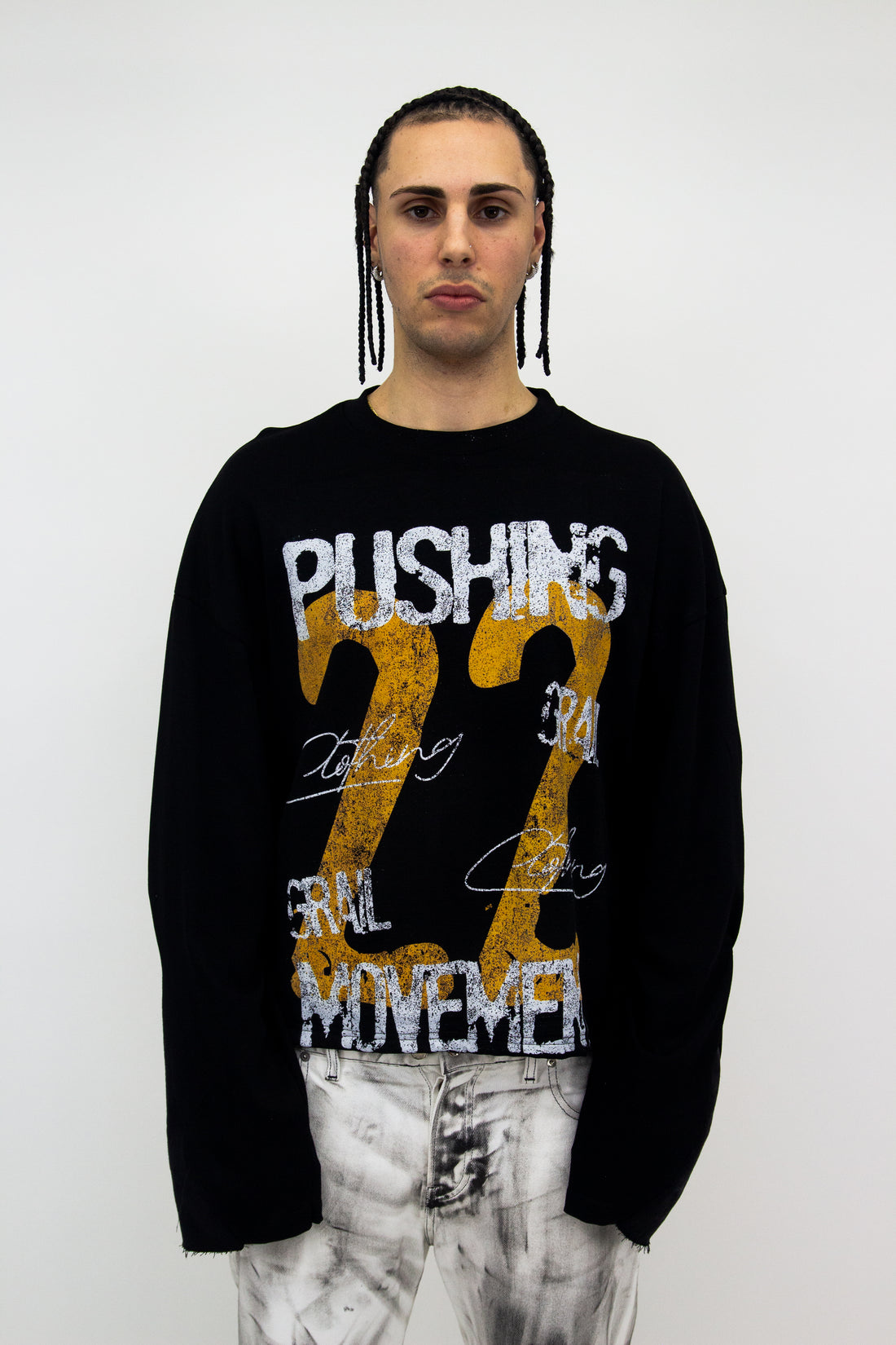 PUSHING MOVEMENT GRAPHIC FLARED LONGSLEEVE