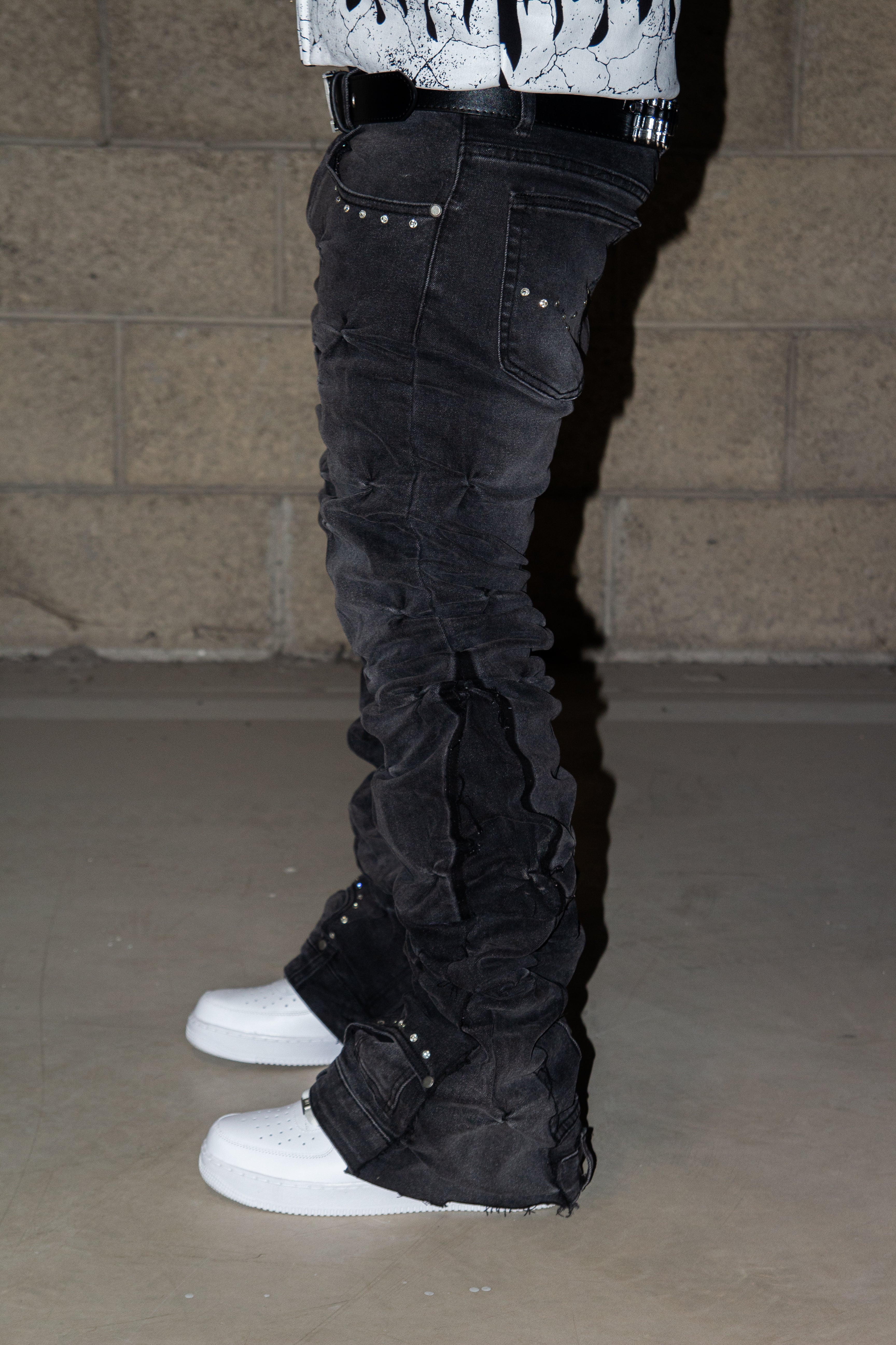 BLACK GREY WRINKLE ULTRA FLARED REVERSE DENIM