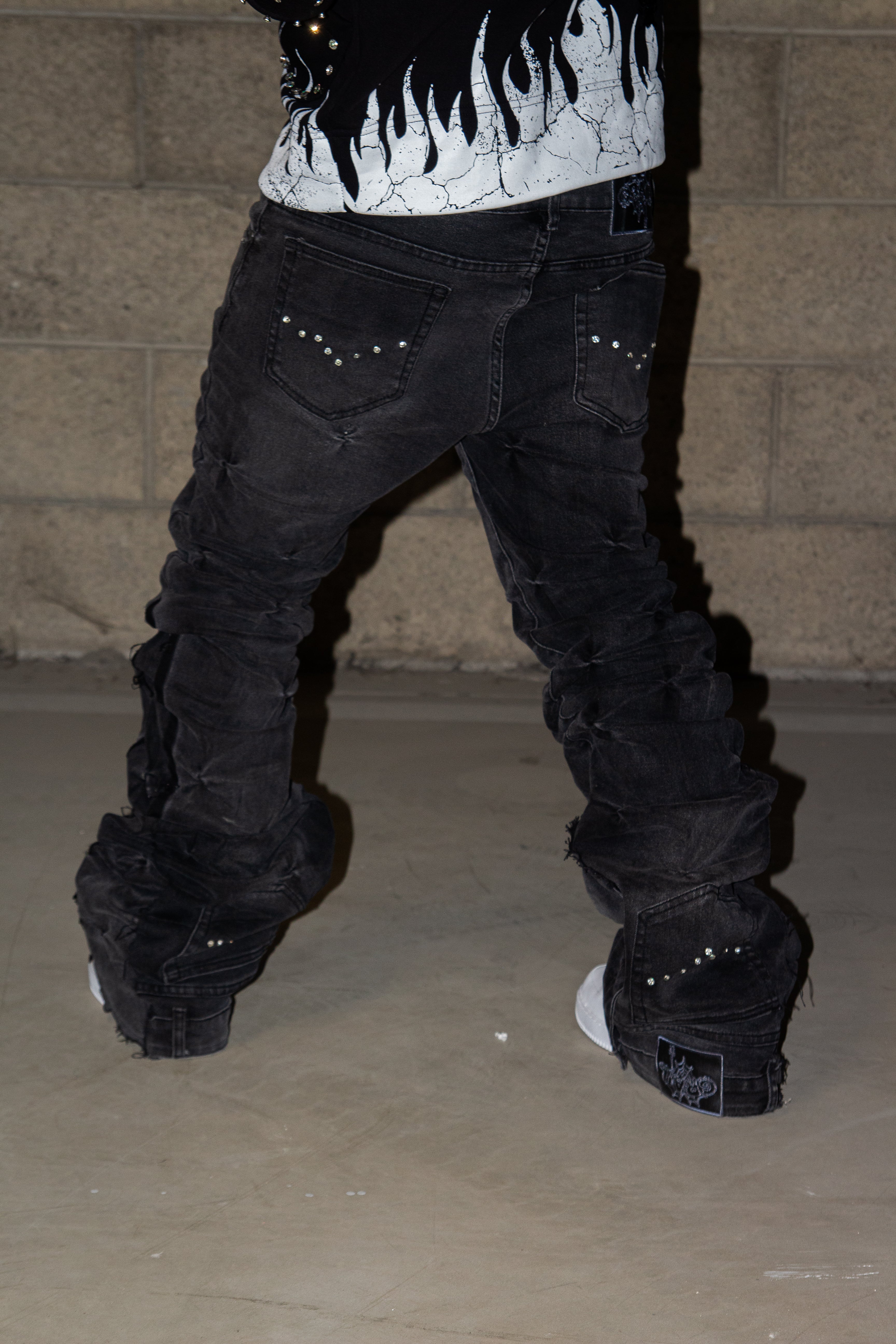 BLACK GREY WRINKLE ULTRA FLARED REVERSE DENIM