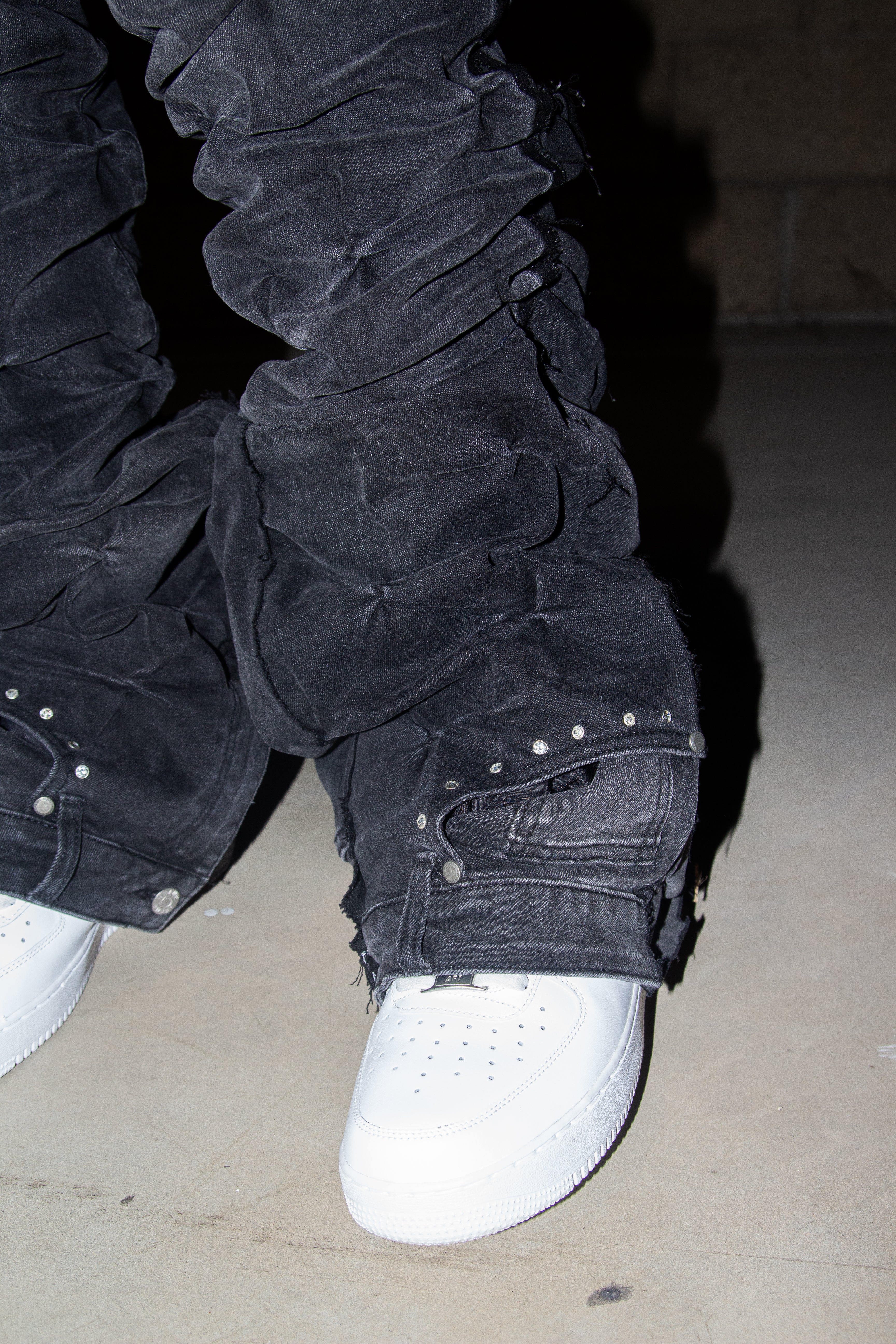 BLACK GREY WRINKLE ULTRA FLARED REVERSE DENIM