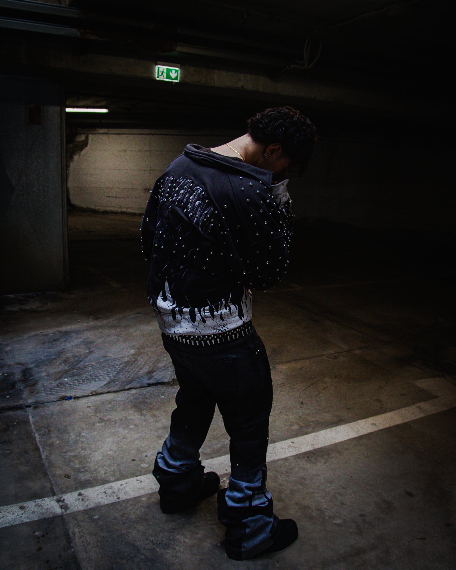 GRAIL BOXY EMBROIDERY SHINE ZIP ( GREY EDITION )