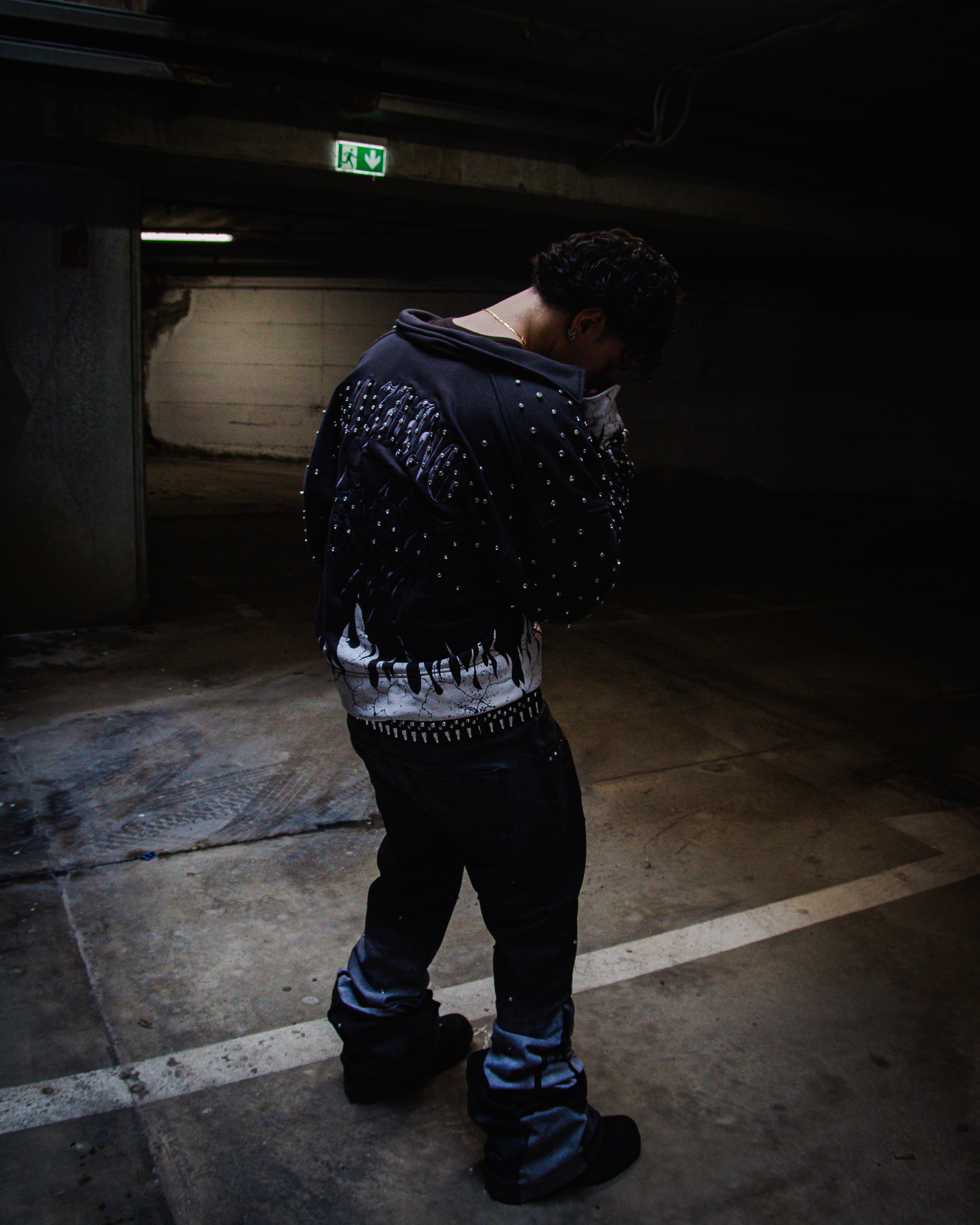 GRAIL BOXY EMBROIDERY SHINE ZIP ( GREY EDITION )