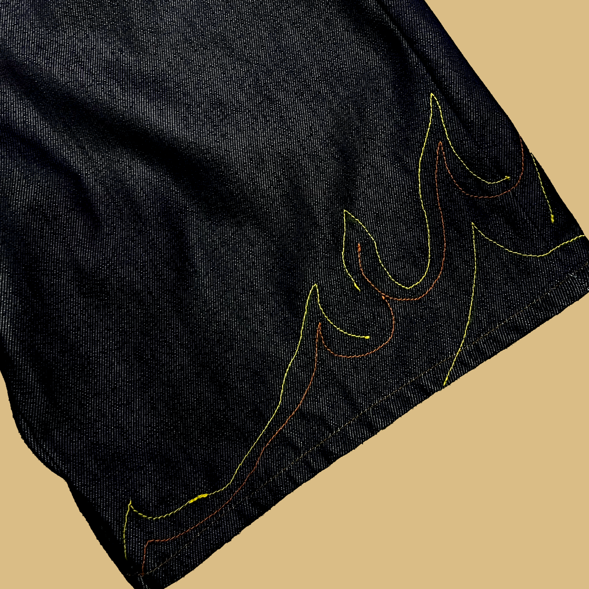 RAW EMBROIDERY SCRATCHED JORTS 1/1