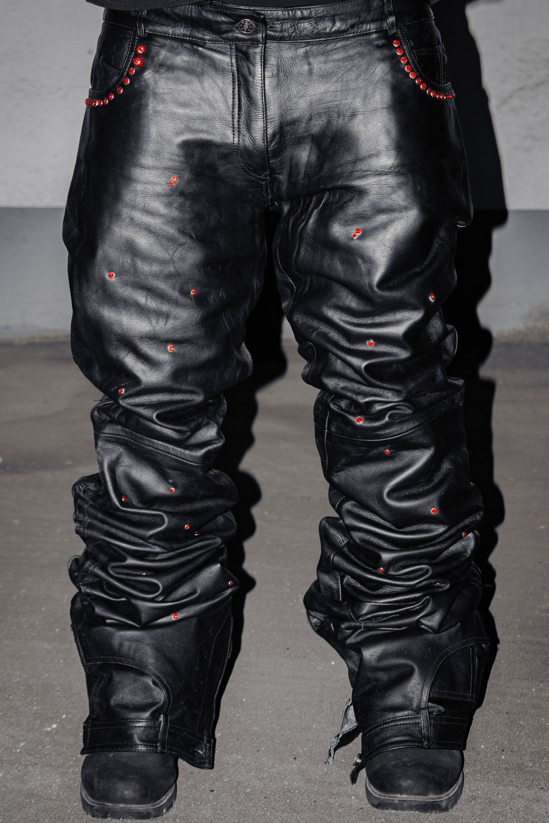 BLACK SHINE RED RUBY REVERSE LEATHER ( ULTRA BAGGY EDITION )