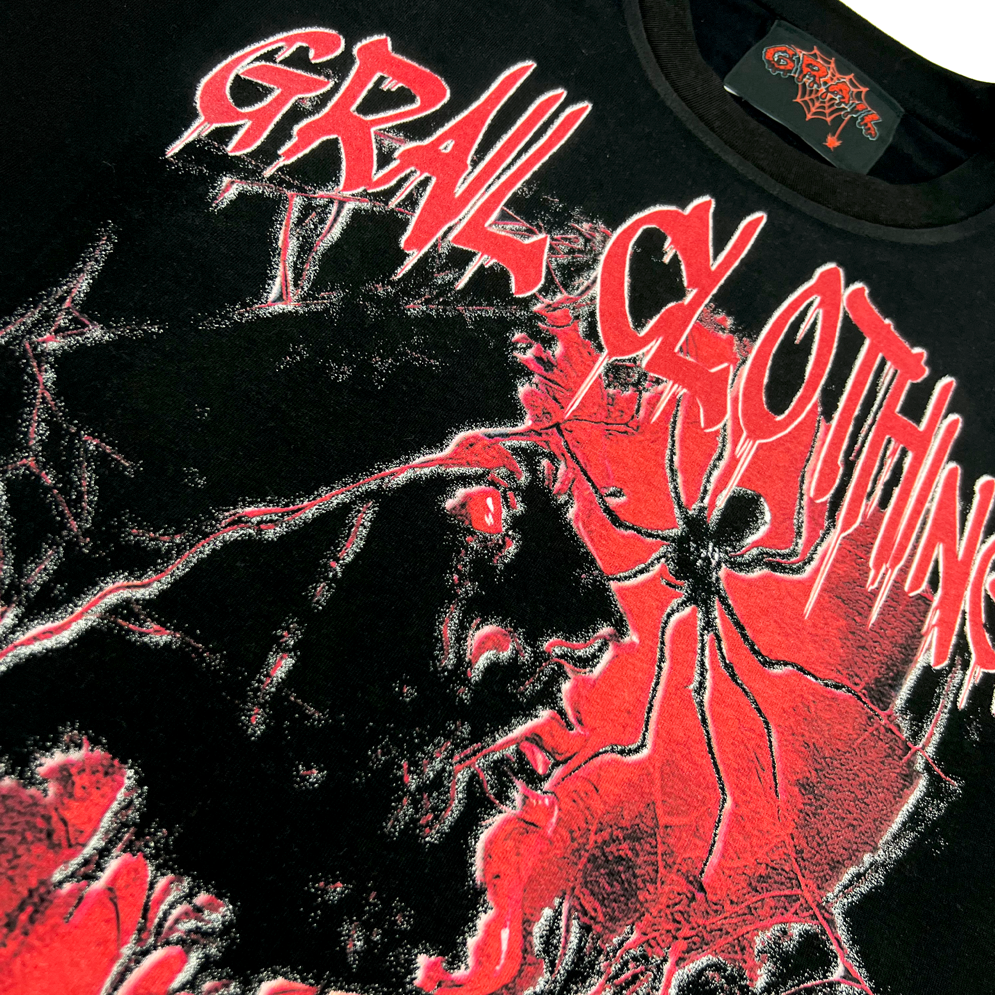 BLOODY SPIDER BOXY CROPPED TEE